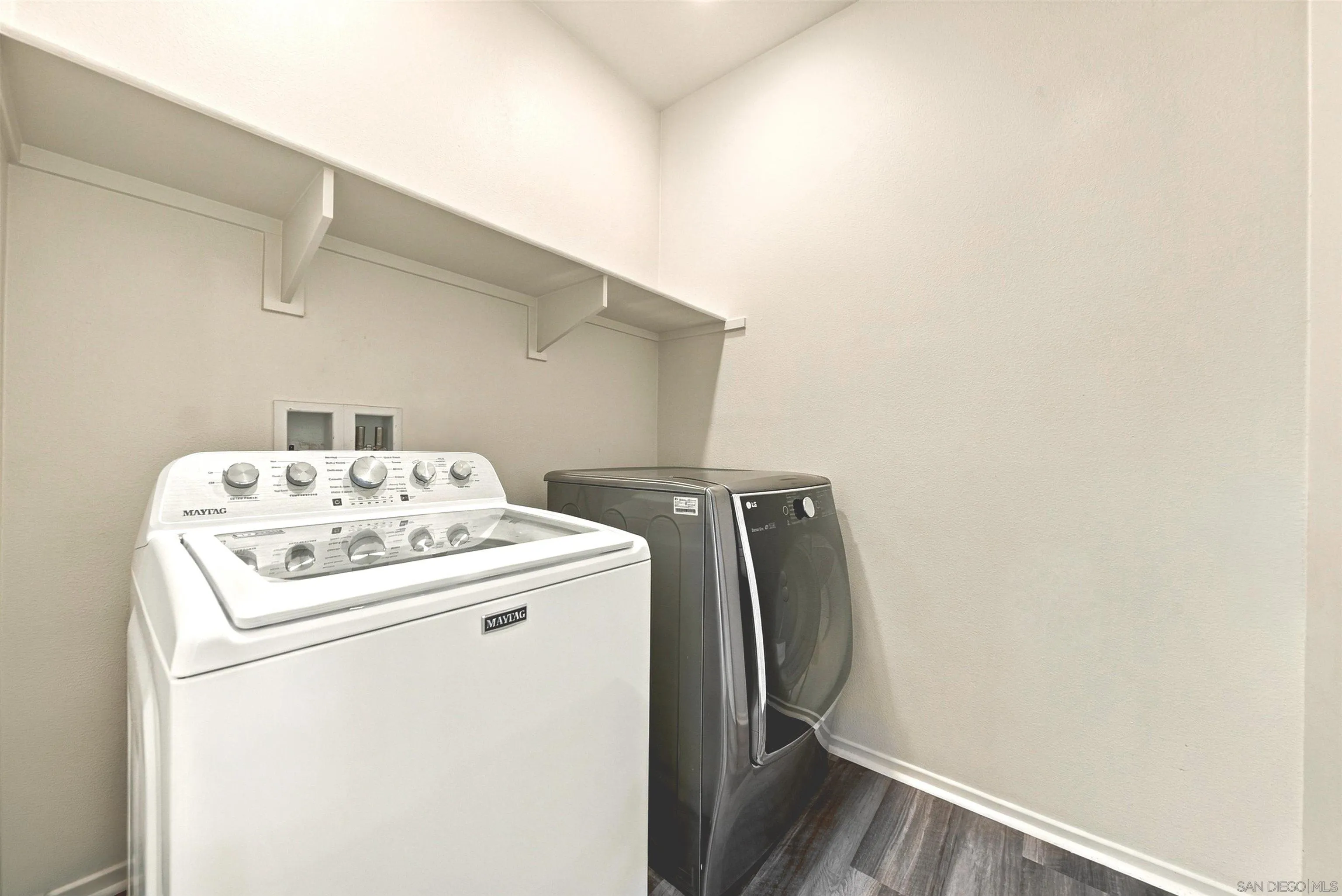 887 Brookdale Dr, Vista, CA 92081 887 Brookdale Dr, Vista, CA 92081