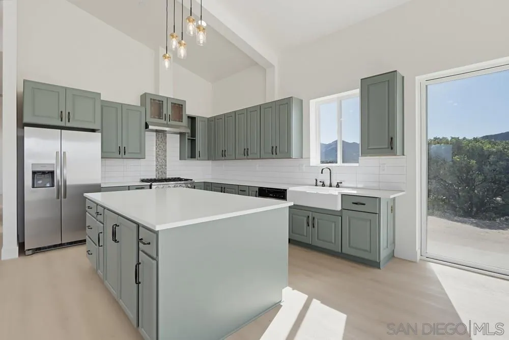 17532 Rav Ct, Jamul, CA 91935 Kitchen