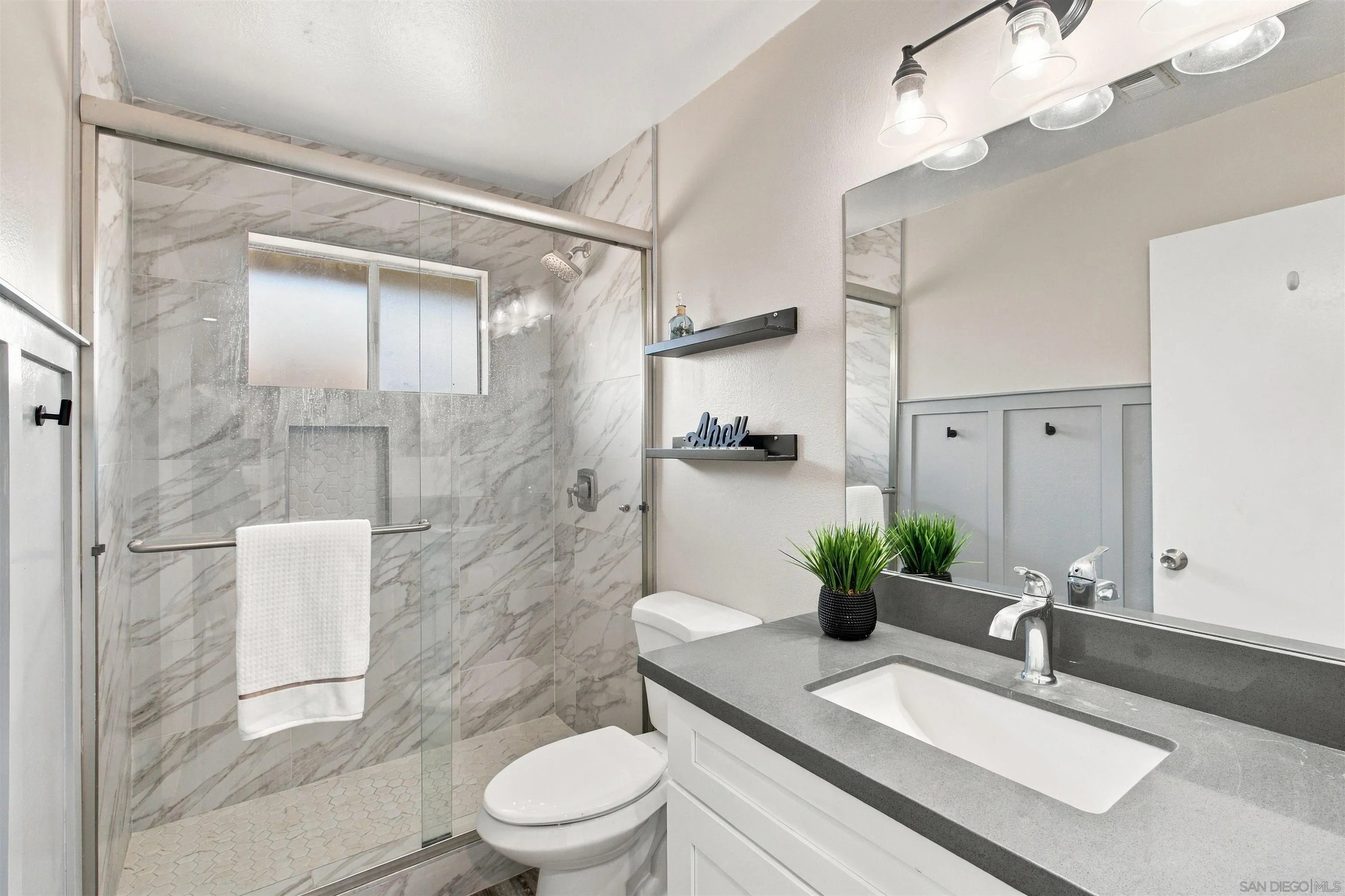 916 Amistad Ct, #D, El Cajon, CA 92019 916 Amistad Ct, #D, El Cajon, CA 92019