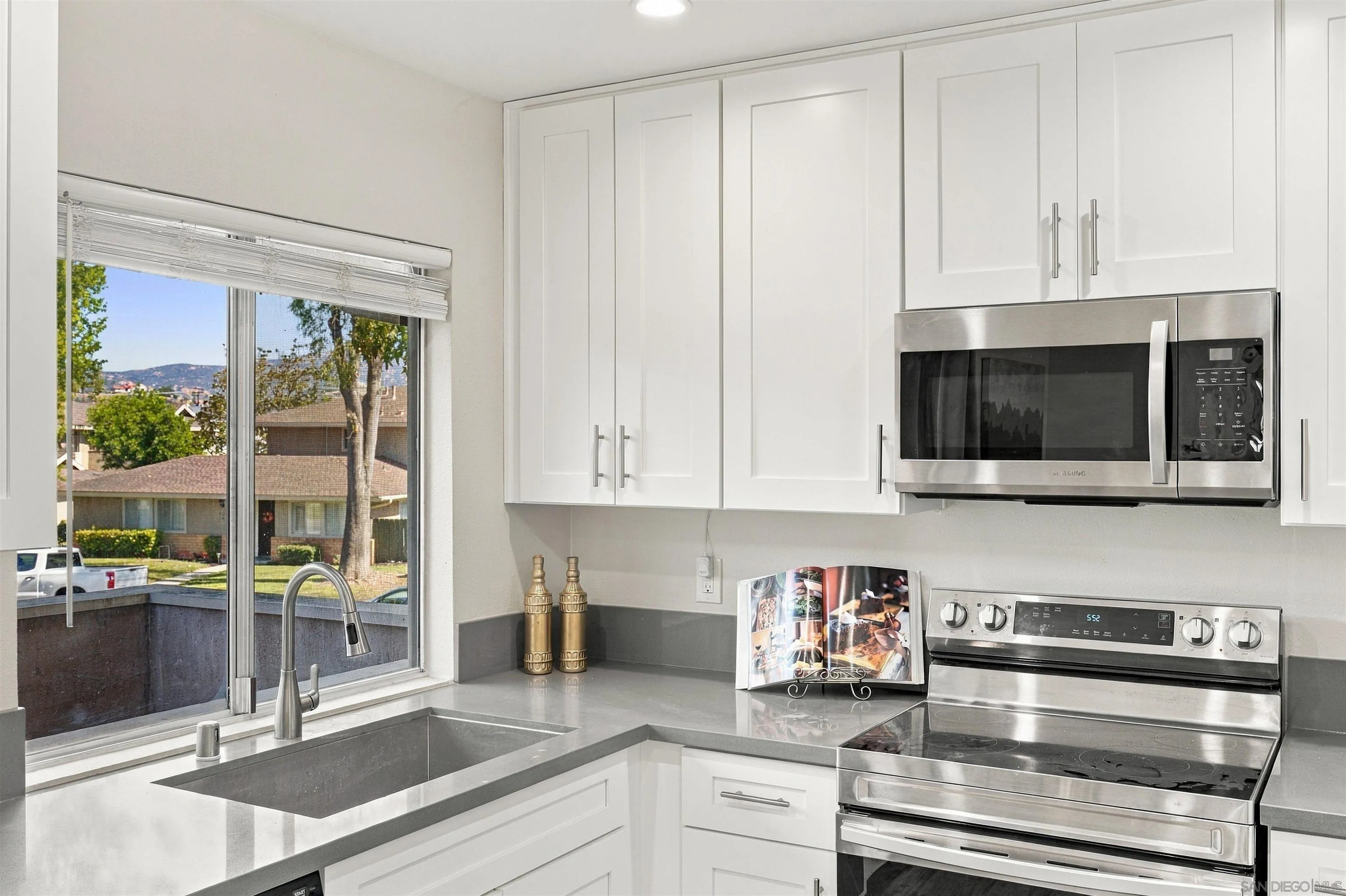916 Amistad Ct, #D, El Cajon, CA 92019 916 Amistad Ct, #D, El Cajon, CA 92019