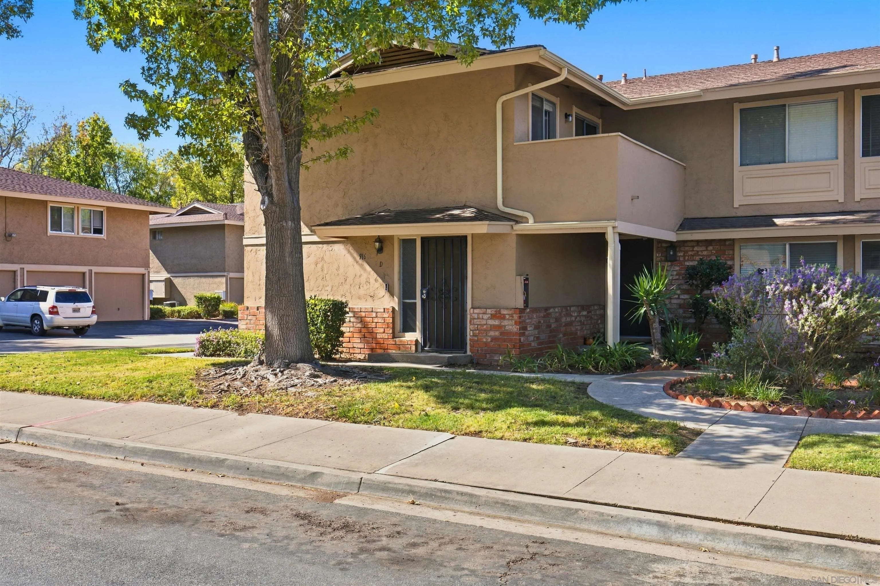 916 Amistad Ct, #D, El Cajon, CA 92019 916 Amistad Ct, #D, El Cajon, CA 92019