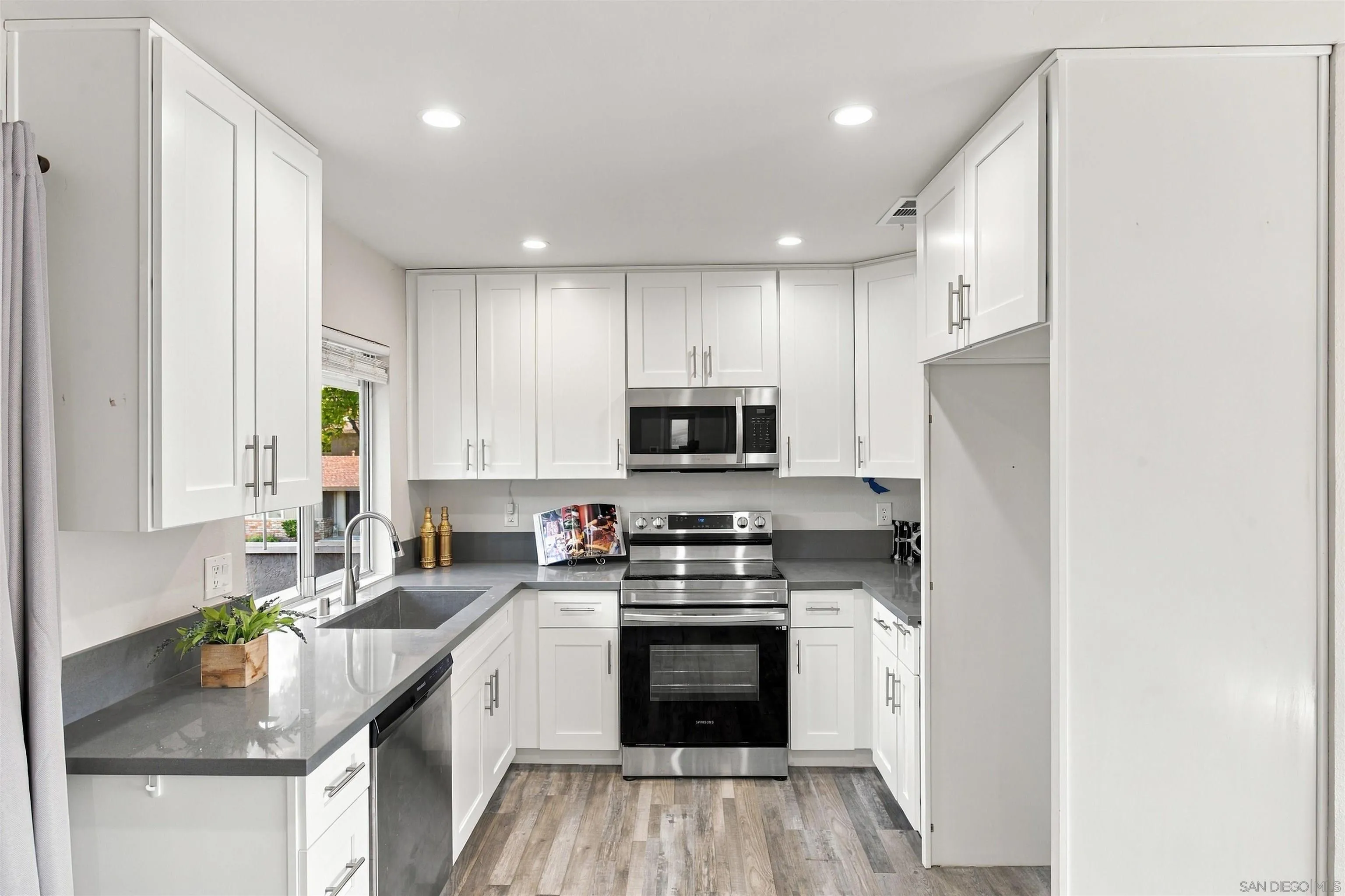 916 Amistad Ct, #D, El Cajon, CA 92019 916 Amistad Ct, #D, El Cajon, CA 92019