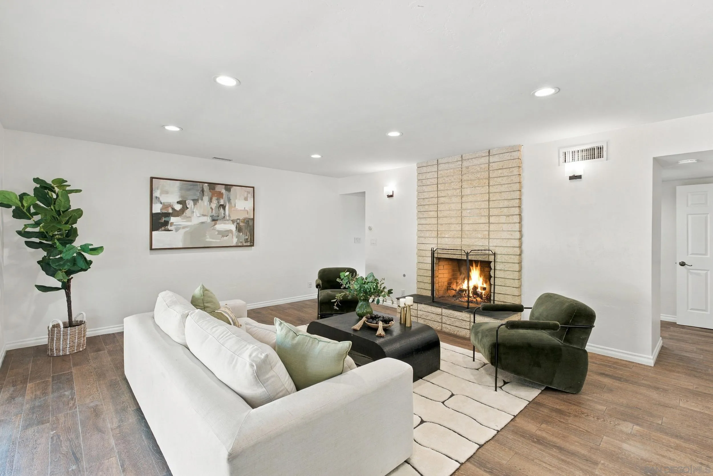 6068 Henderson Dr., La Mesa, CA 91942 6068 Henderson Dr., La Mesa, CA 91942