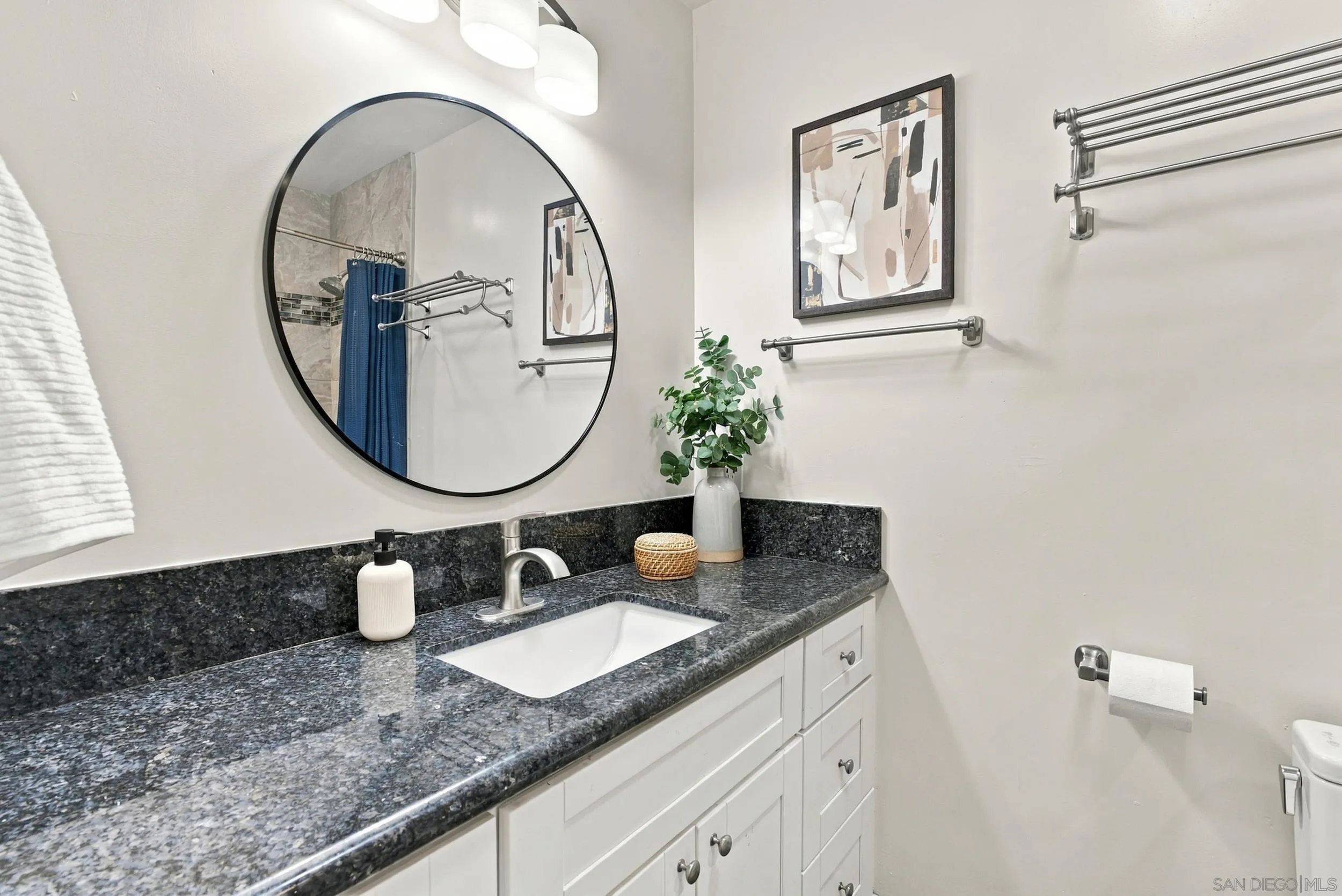 6068 Henderson Dr., La Mesa, CA 91942 6068 Henderson Dr., La Mesa, CA 91942