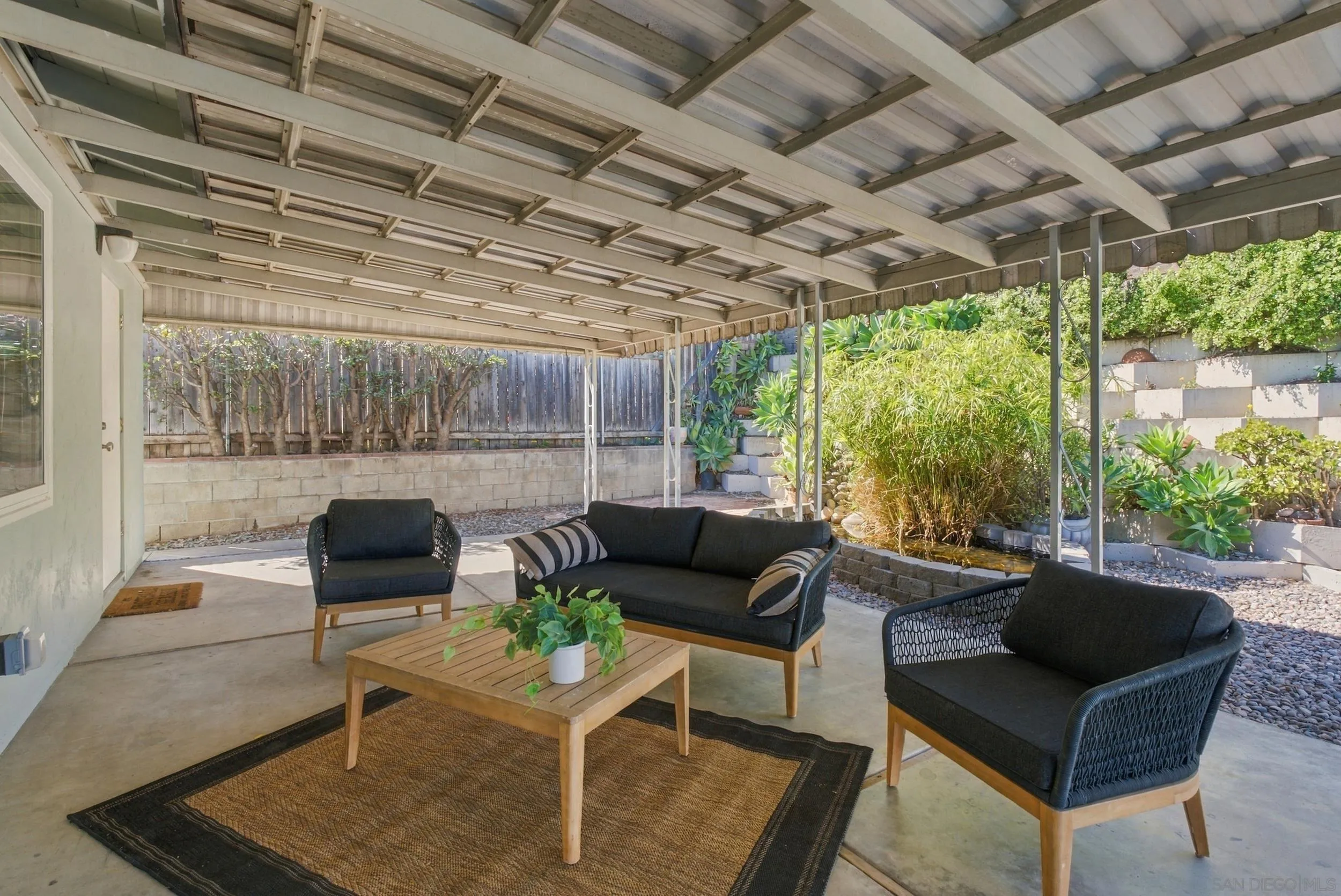 6068 Henderson Dr., La Mesa, CA 91942 6068 Henderson Dr., La Mesa, CA 91942