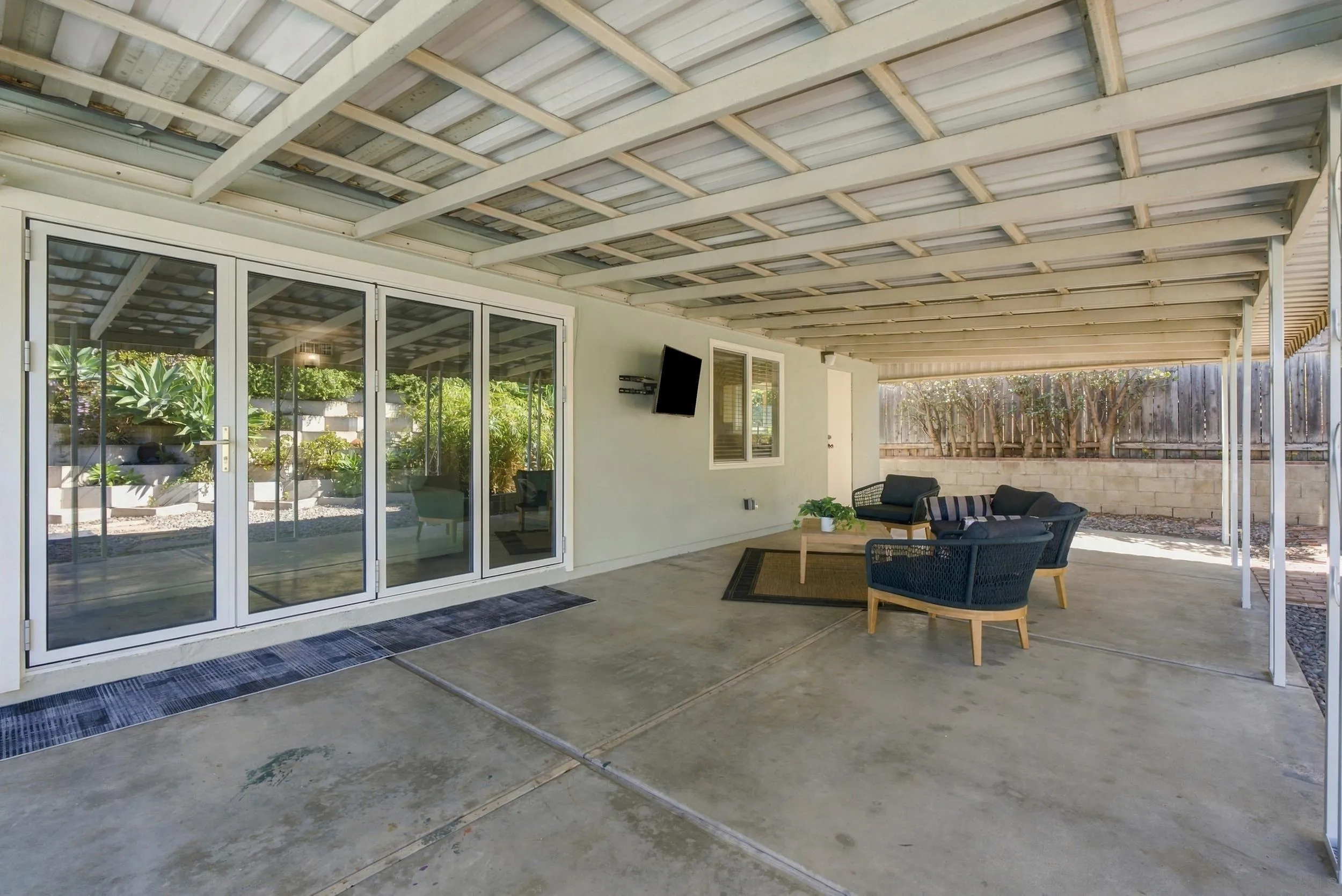 6068 Henderson Dr., La Mesa, CA 91942 6068 Henderson Dr., La Mesa, CA 91942
