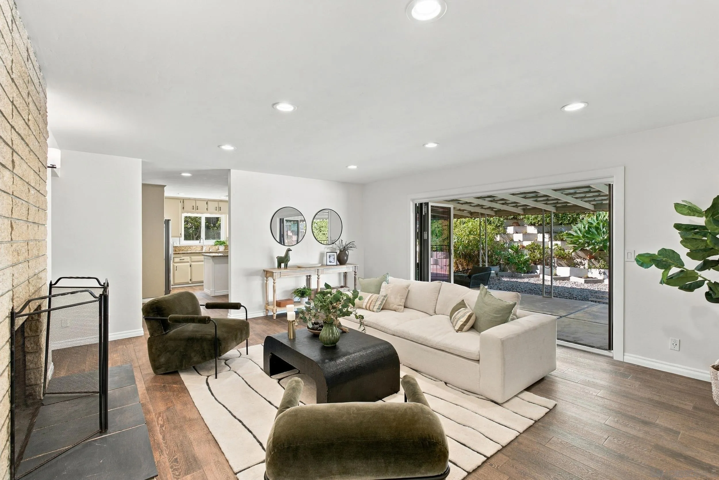 6068 Henderson Dr., La Mesa, CA 91942 6068 Henderson Dr., La Mesa, CA 91942