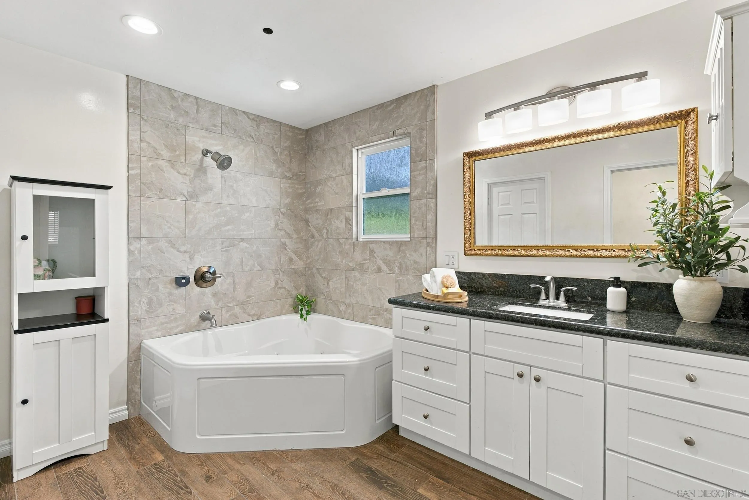 6068 Henderson Dr., La Mesa, CA 91942 6068 Henderson Dr., La Mesa, CA 91942