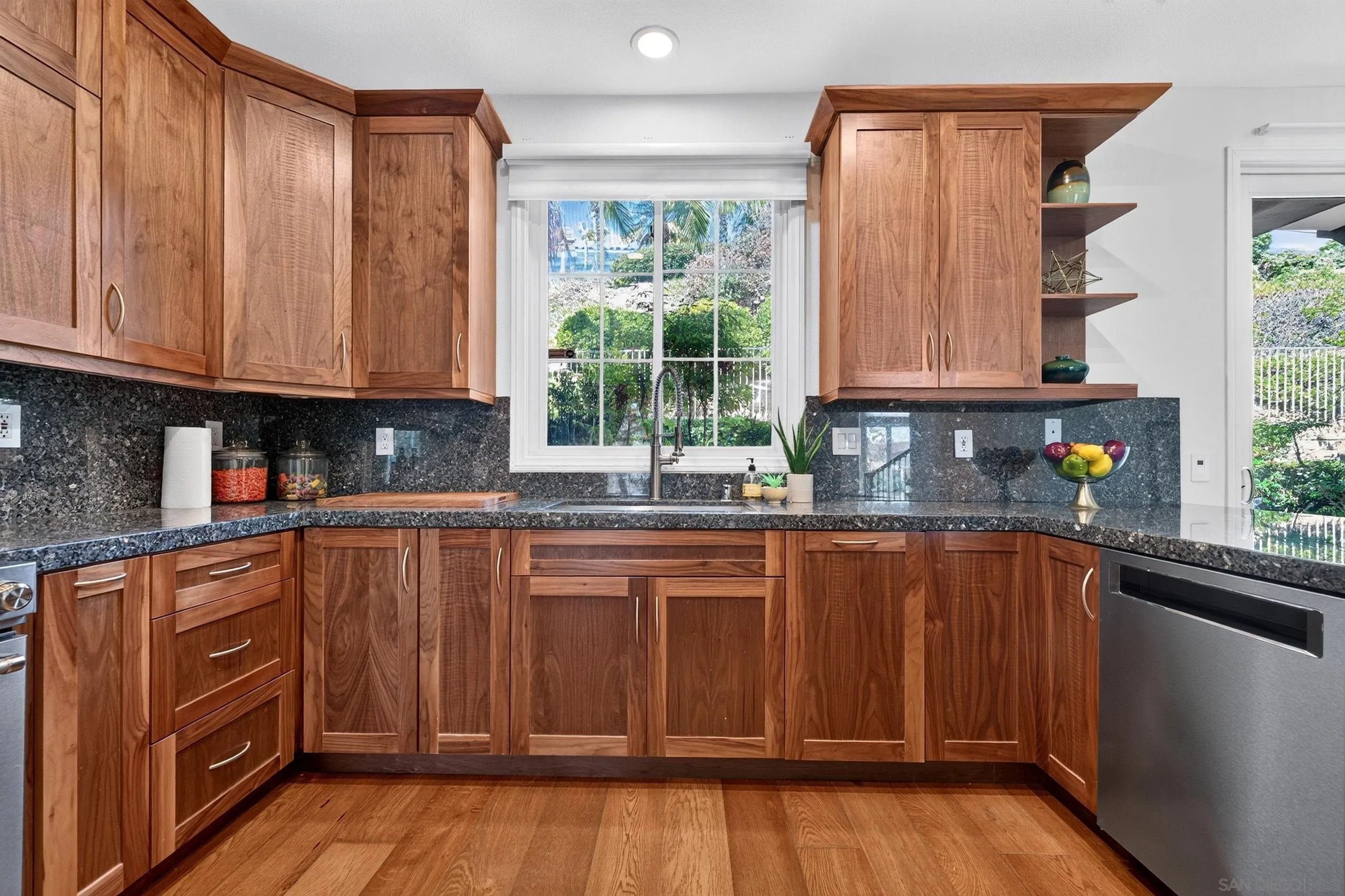 1380 Caminito Balada, La Jolla, CA 92037 1380 Caminito Balada, La Jolla, CA 92037