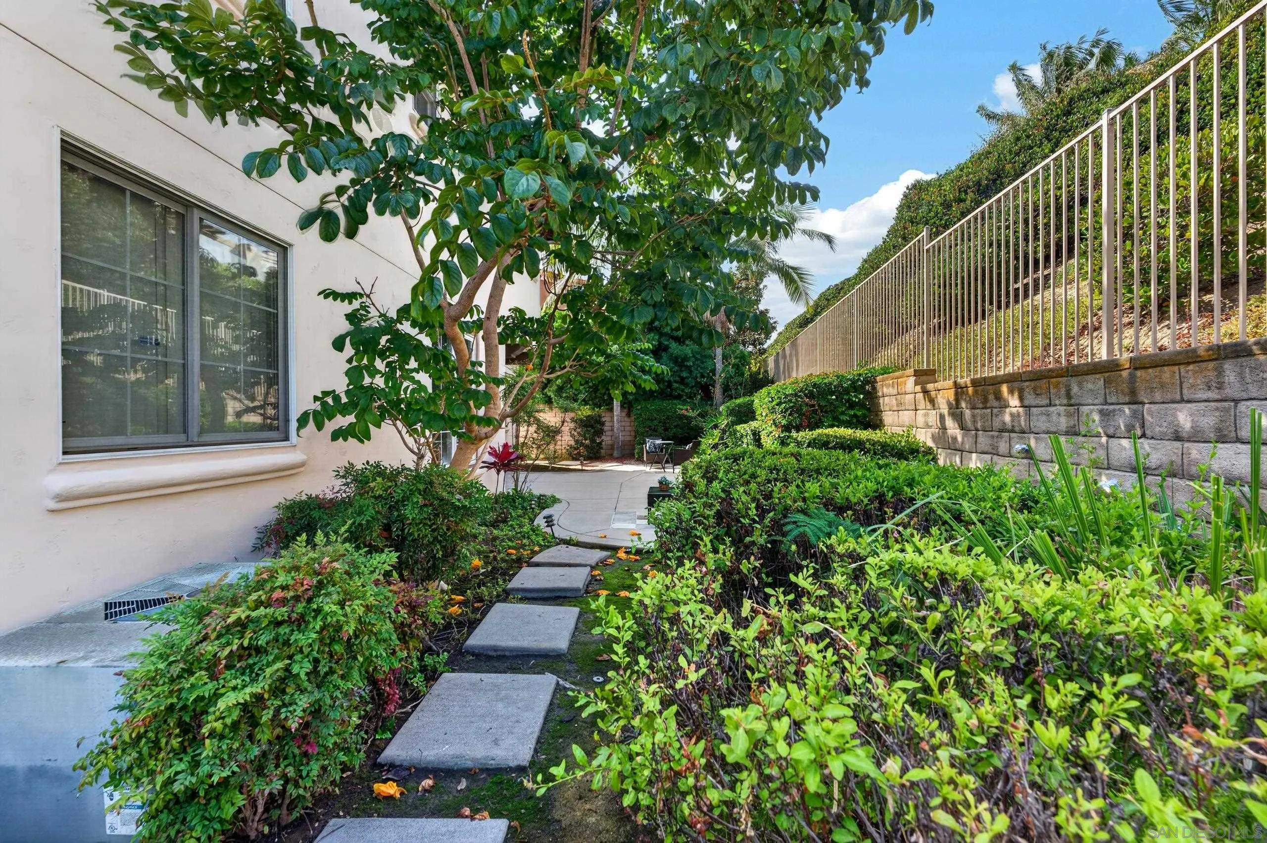 1380 Caminito Balada, La Jolla, CA 92037 1380 Caminito Balada, La Jolla, CA 92037
