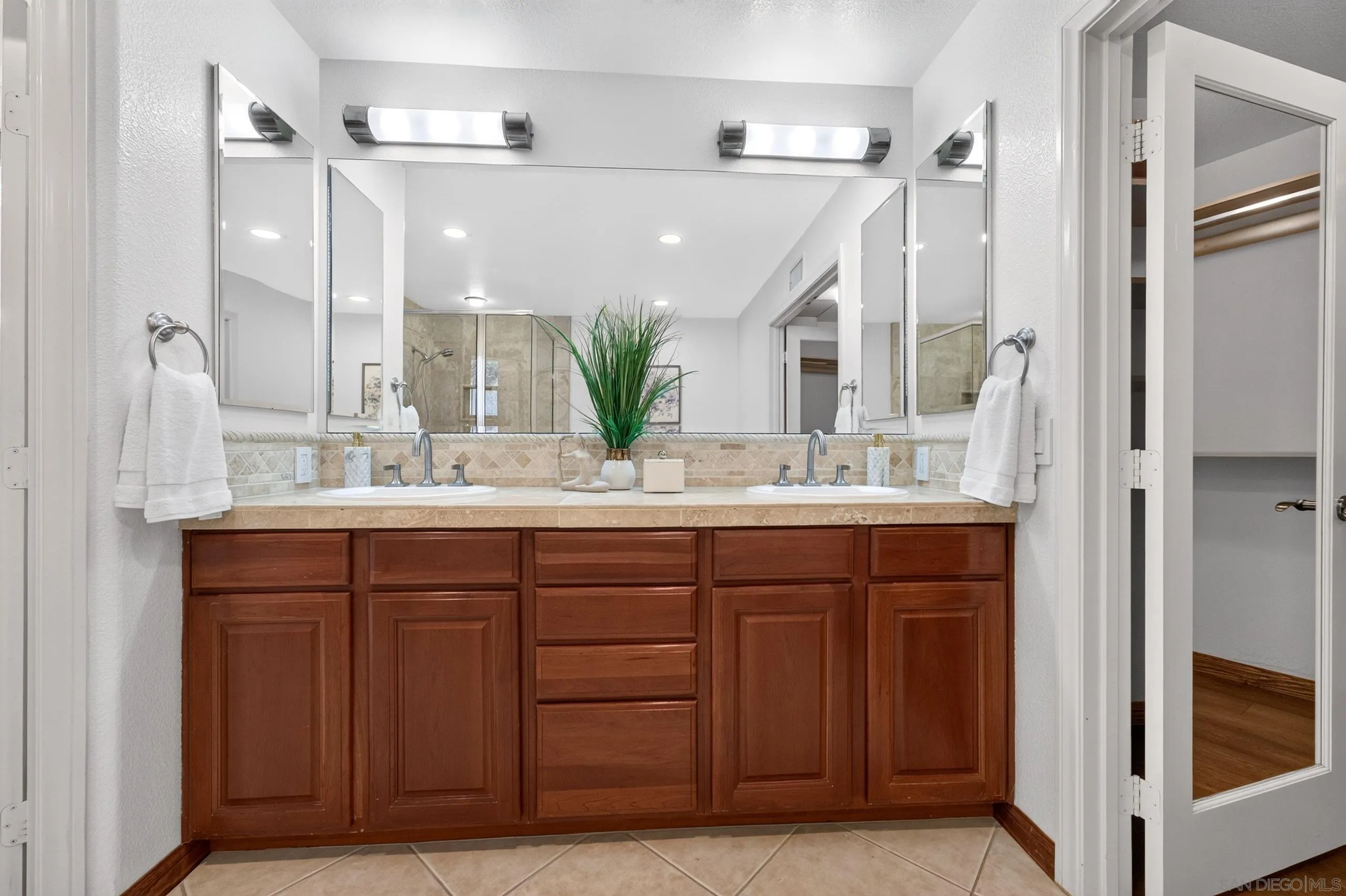 1380 Caminito Balada, La Jolla, CA 92037 1380 Caminito Balada, La Jolla, CA 92037