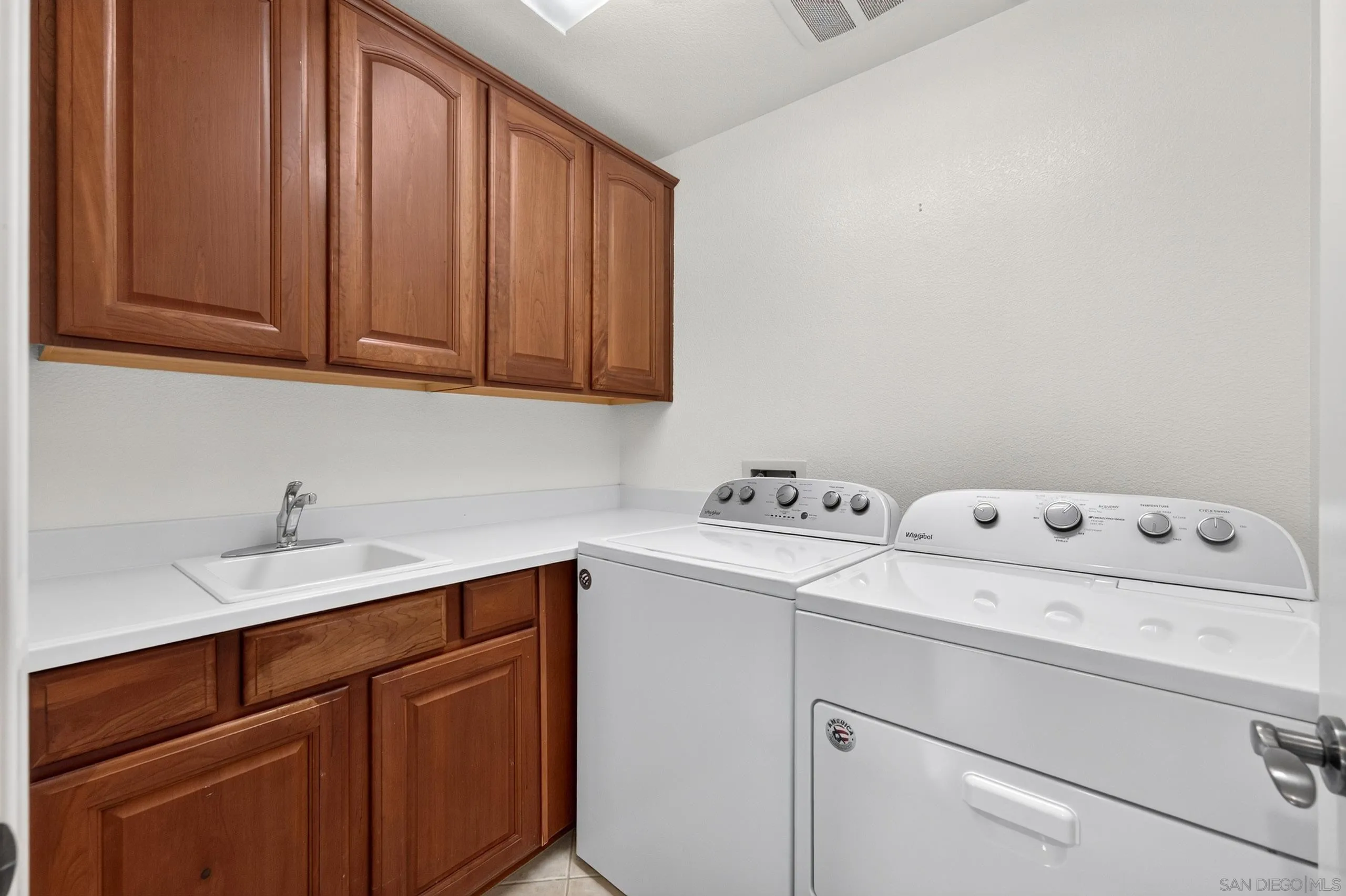 1380 Caminito Balada, La Jolla, CA 92037 1380 Caminito Balada, La Jolla, CA 92037