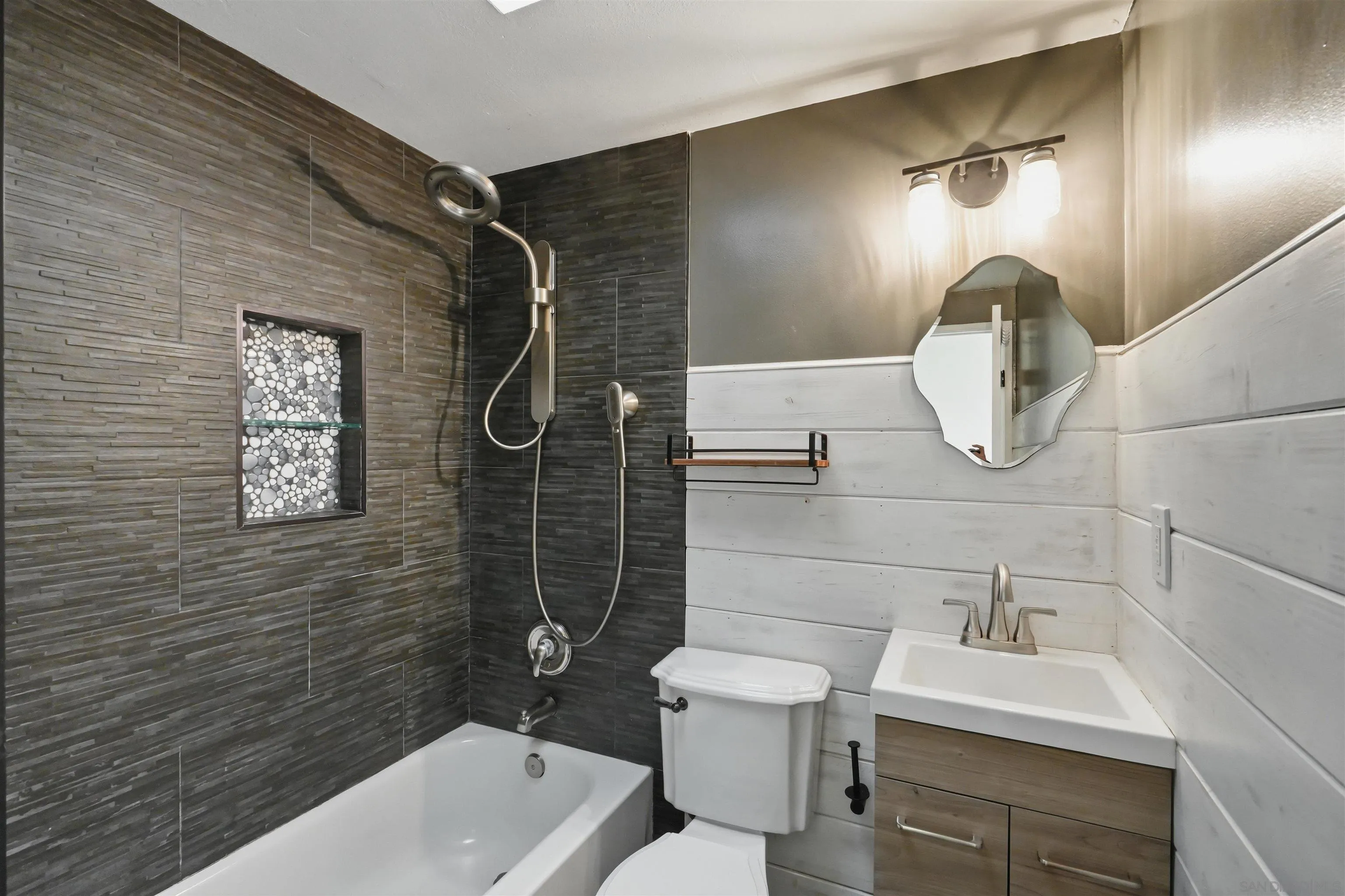 2925 Mission Village, San Diego, CA 92123 2925 Mission Village, San Diego, CA 92123
