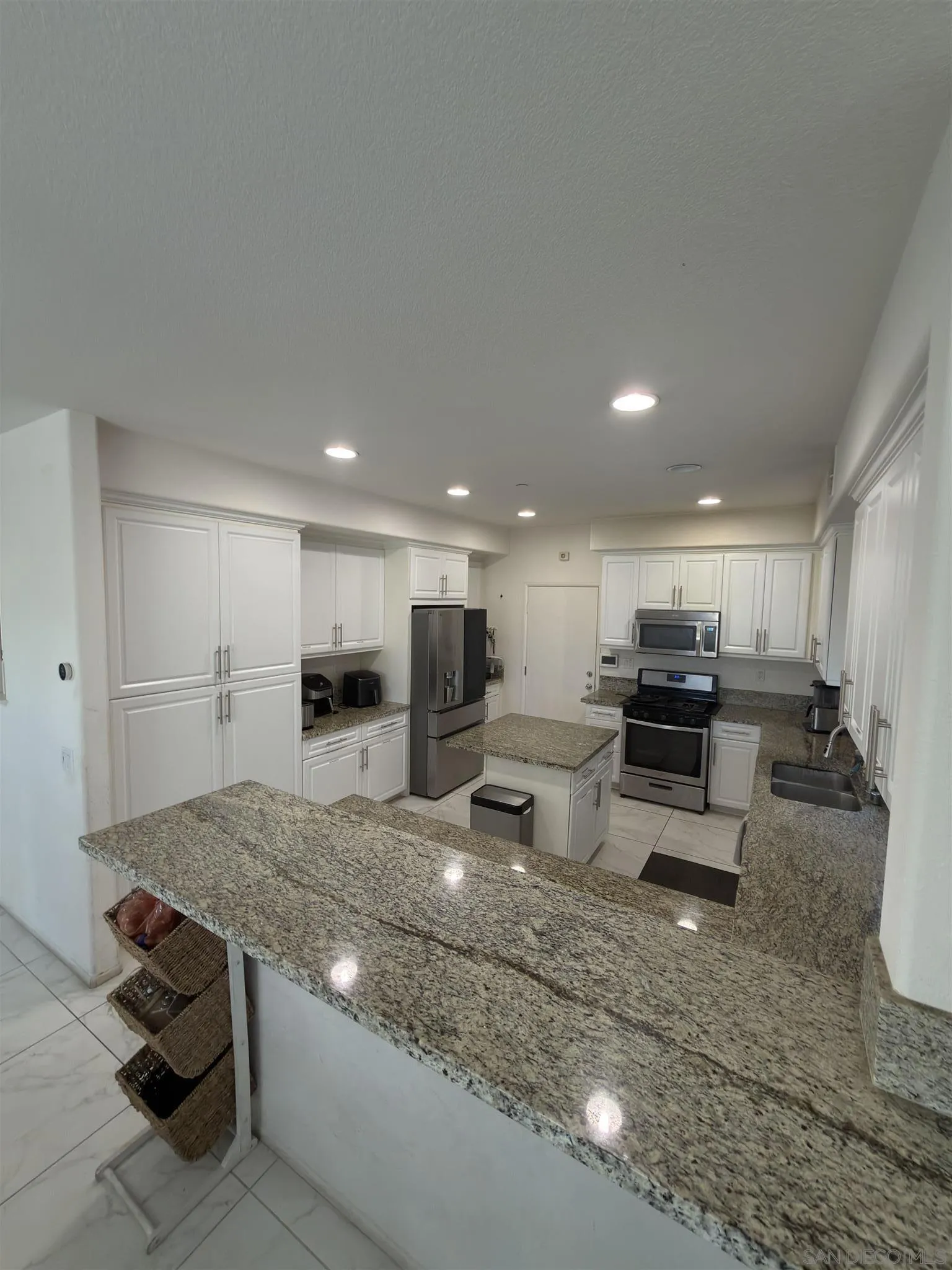 54 Tamarindo Way, Chula Vista, CA 91911 Kitchen
