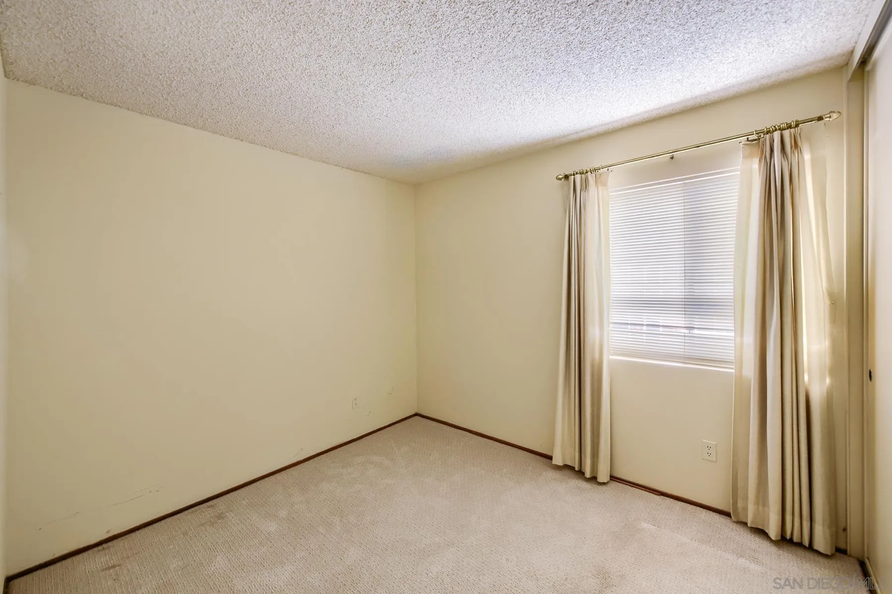 https://cdn.realtyfeed.com/cdn/127/260025979/446e520bf768e5a8b3cf52443b1da88c.webp