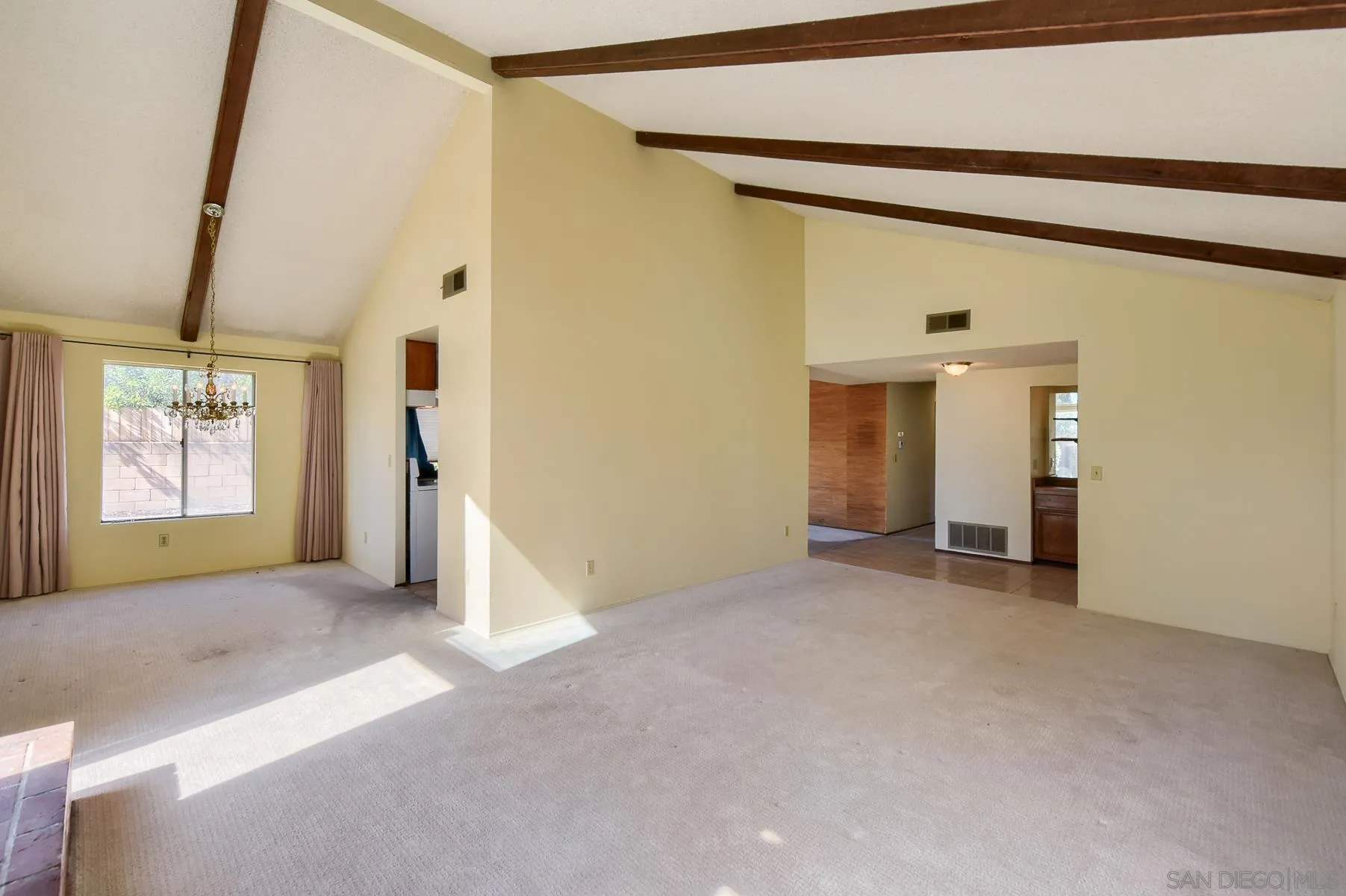 https://cdn.realtyfeed.com/cdn/127/260025979/71214d72c53bb834f9553928bc39f253.webp