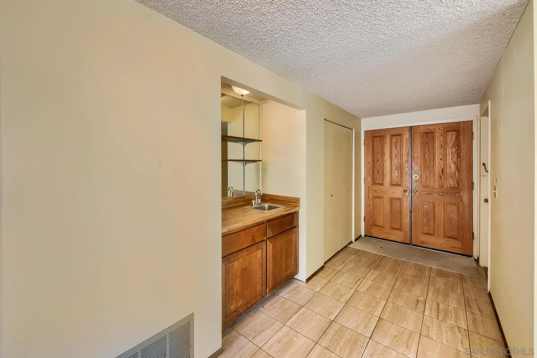 https://cdn.realtyfeed.com/cdn/127/260025979/b63ea38ead296f3beecea3d69453ad98.webp