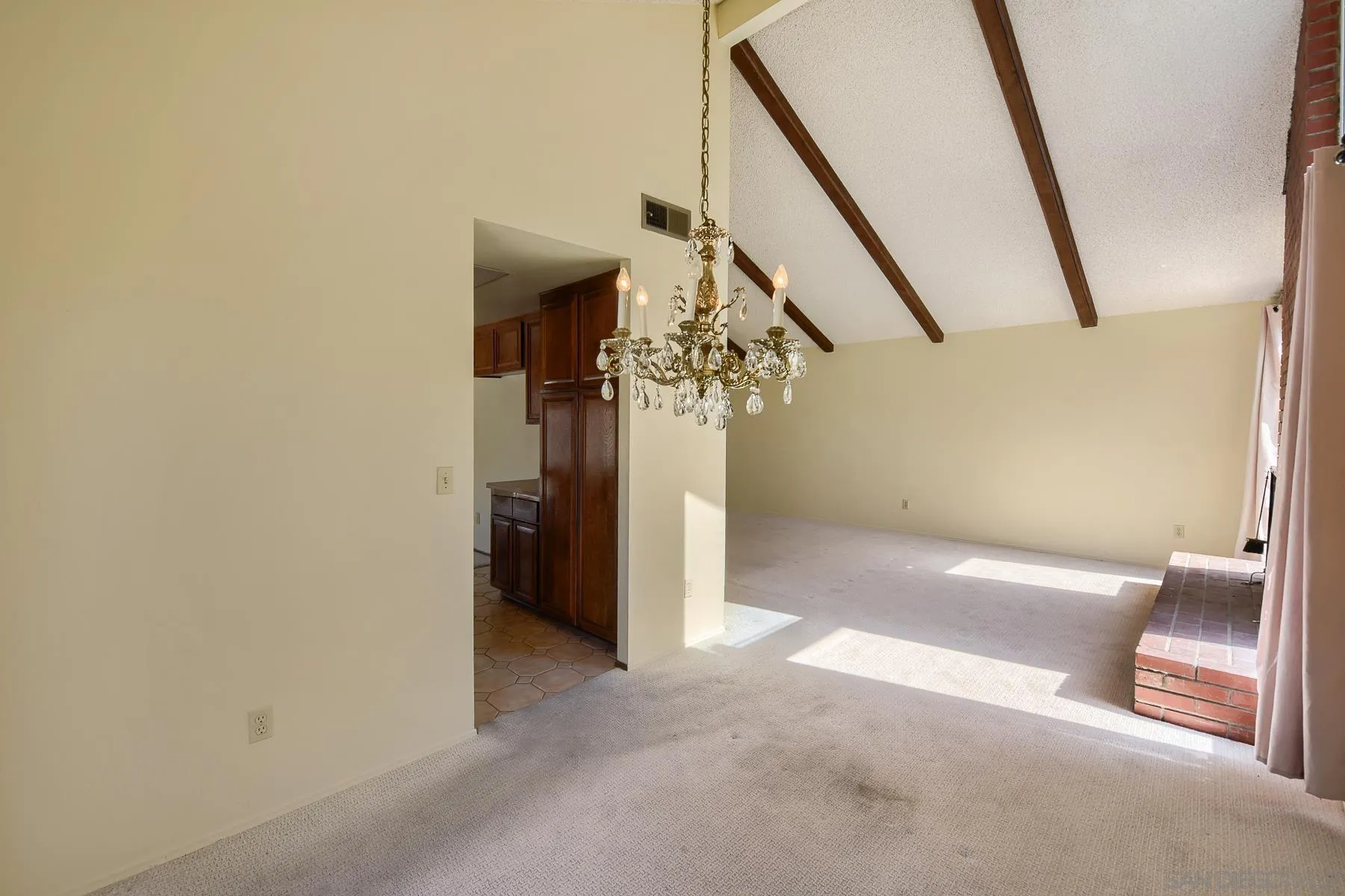 https://cdn.realtyfeed.com/cdn/127/260025979/da060aa7a9e4c40c3db346997397b1fa.webp