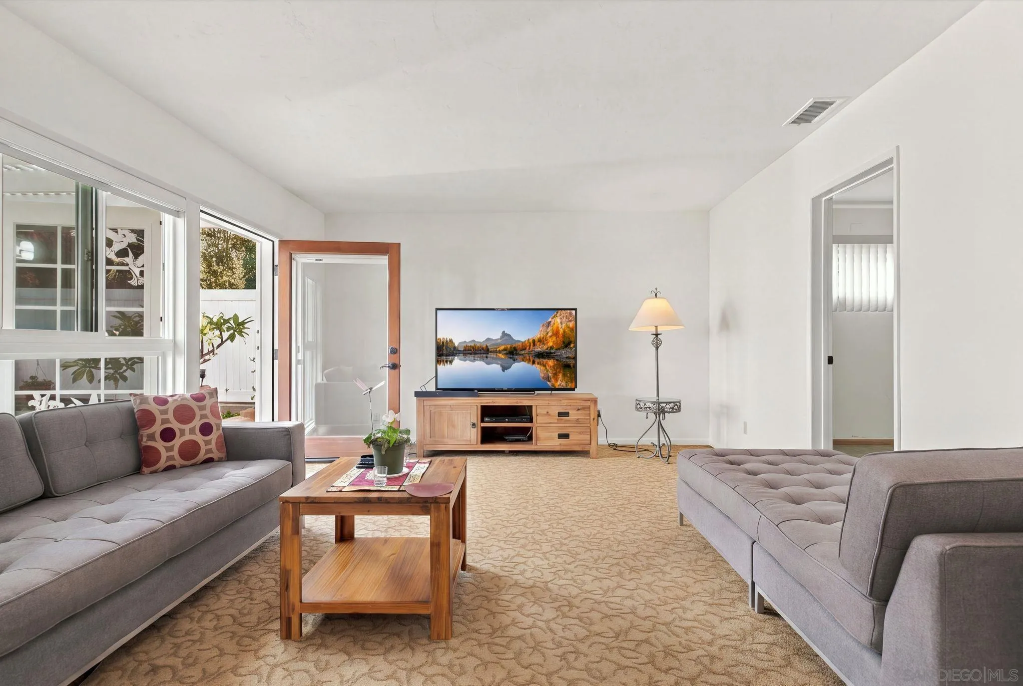 https://cdn.realtyfeed.com/cdn/127/260025985/7e481b07060301210b28930162707c10.webp
