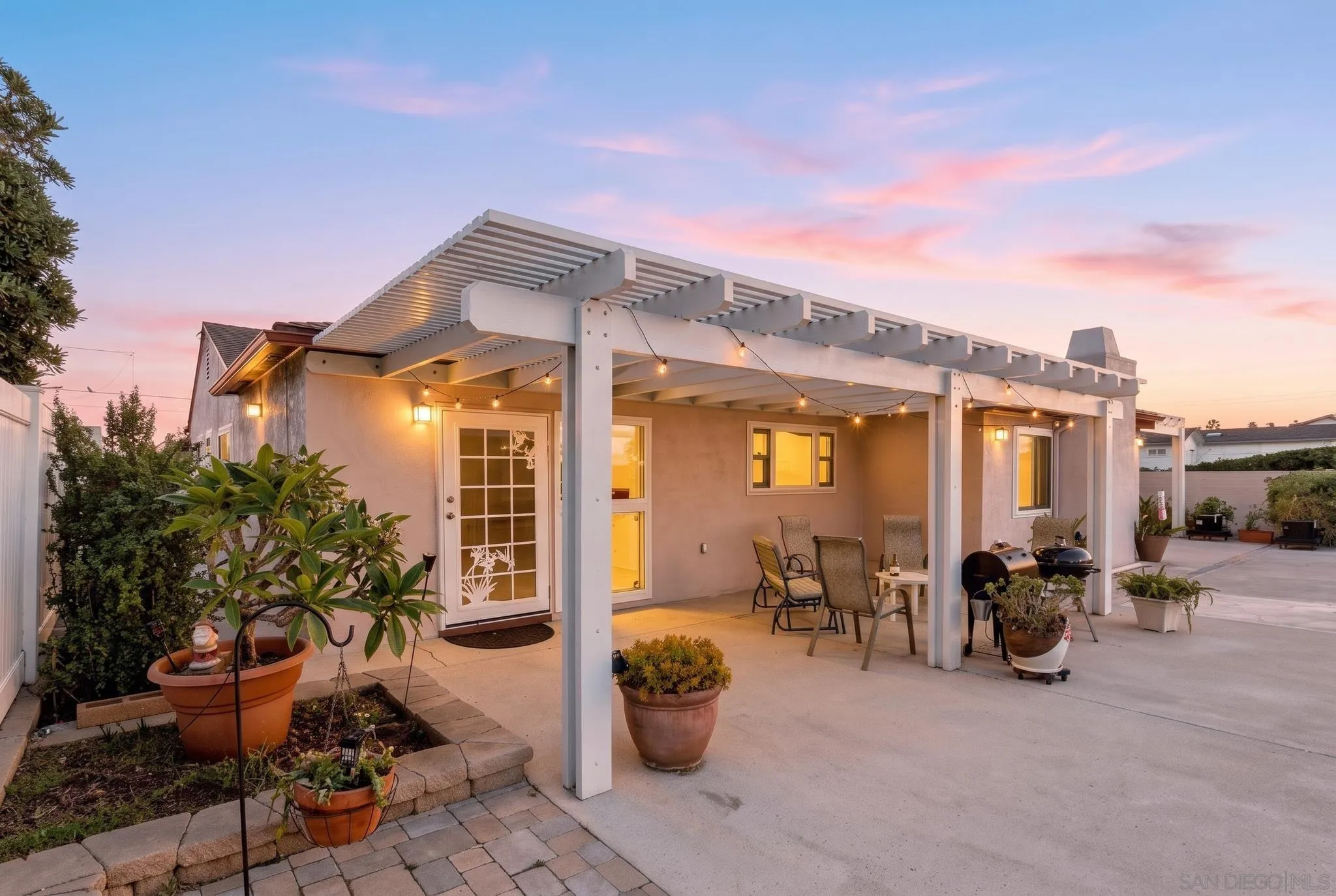https://cdn.realtyfeed.com/cdn/127/260025985/a3e99bd65b3746873d50338b2698dc48.webp