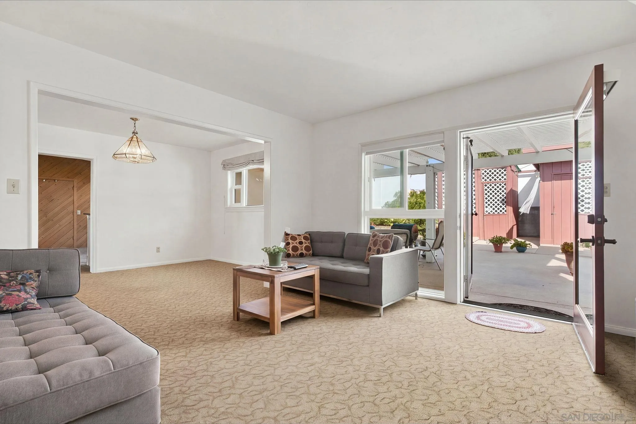 https://cdn.realtyfeed.com/cdn/127/260025985/aaeb70d7989e543613a47f3f8c907f0a.webp