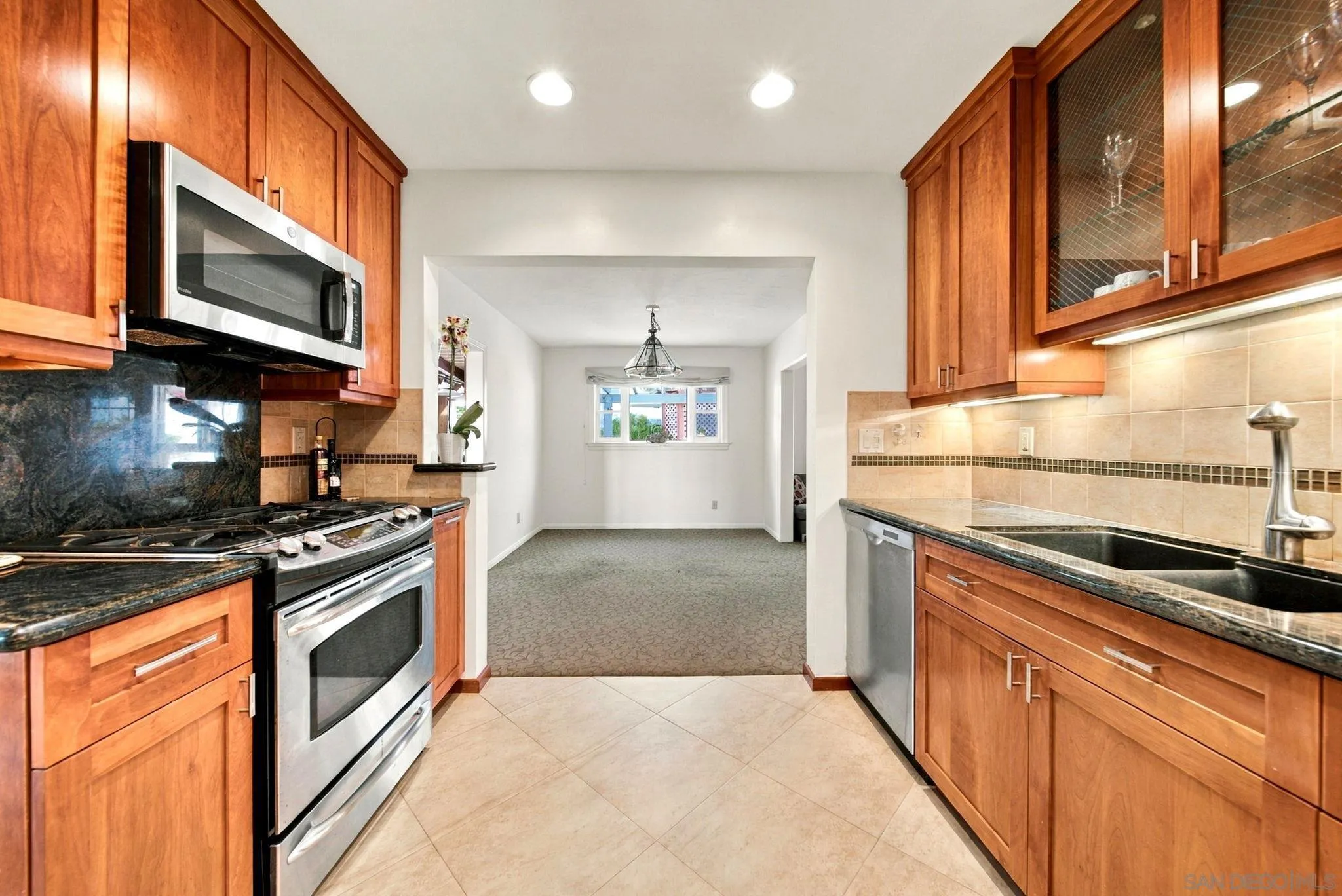 https://cdn.realtyfeed.com/cdn/127/260025985/b1560fe95406f0f6cf636b00ddaf15ce.webp