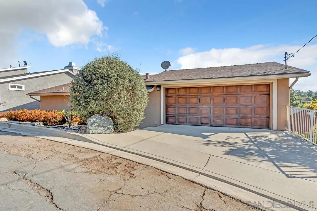 7861 Cimarron Ln, La Mesa, CA, 91942