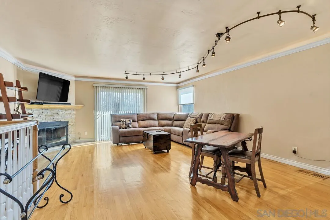 7861 Cimarron Ln, La Mesa, CA, 91942
