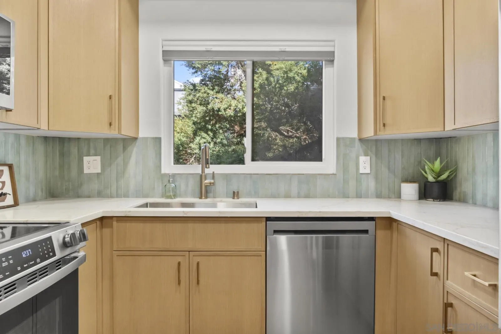 https://cdn.realtyfeed.com/cdn/127/260026018/4ec2af3ceb8de2603fb149b3551d5547.webp