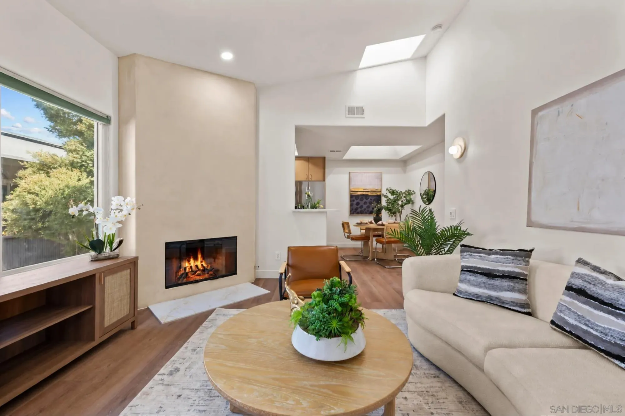 https://cdn.realtyfeed.com/cdn/127/260026018/6136c849de434e712dd3c99e9f6c84d6.webp