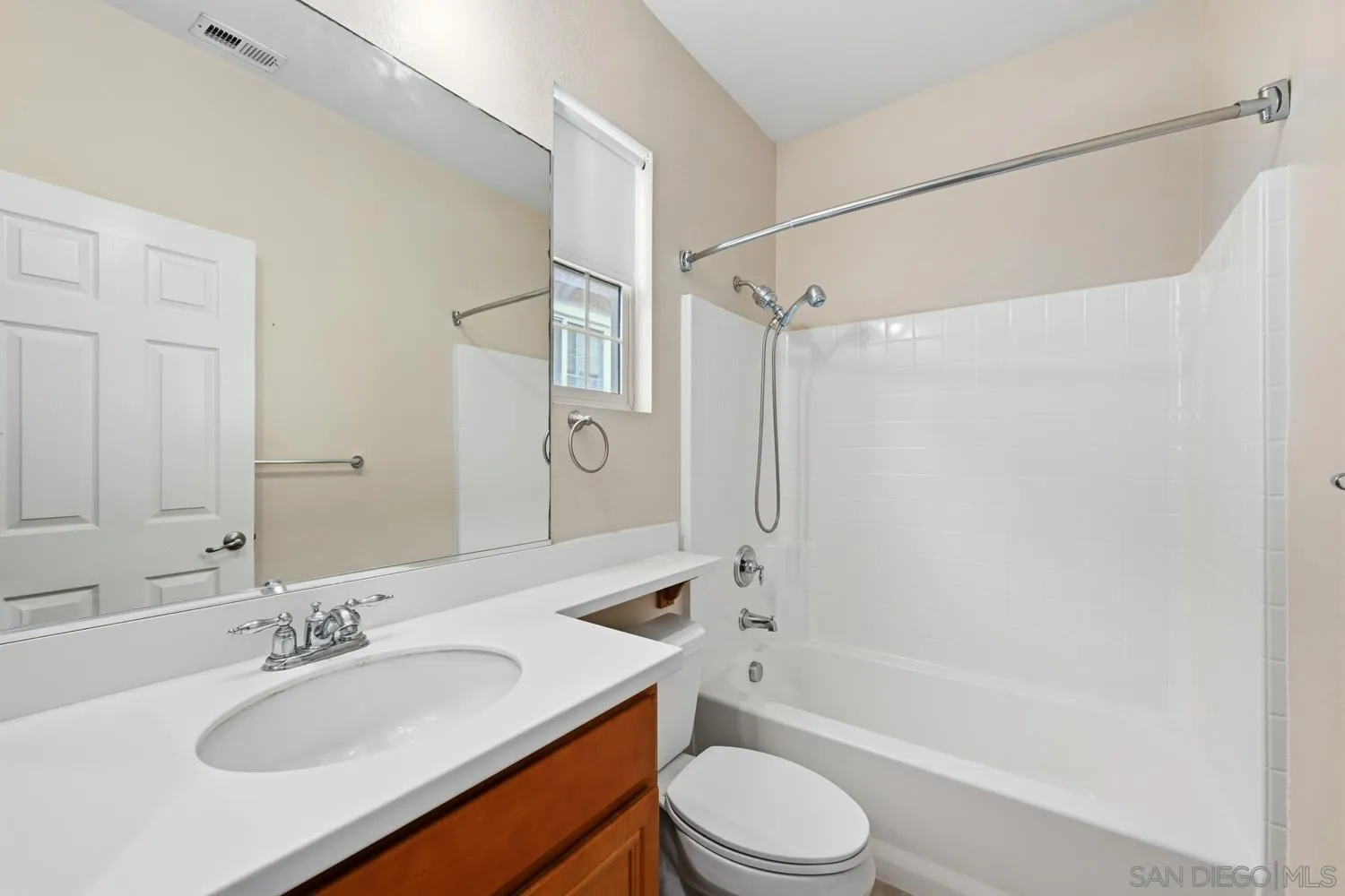 https://cdn.realtyfeed.com/cdn/127/260026024/29dc08e4171f1af4cb708fb7143c3b4d.webp