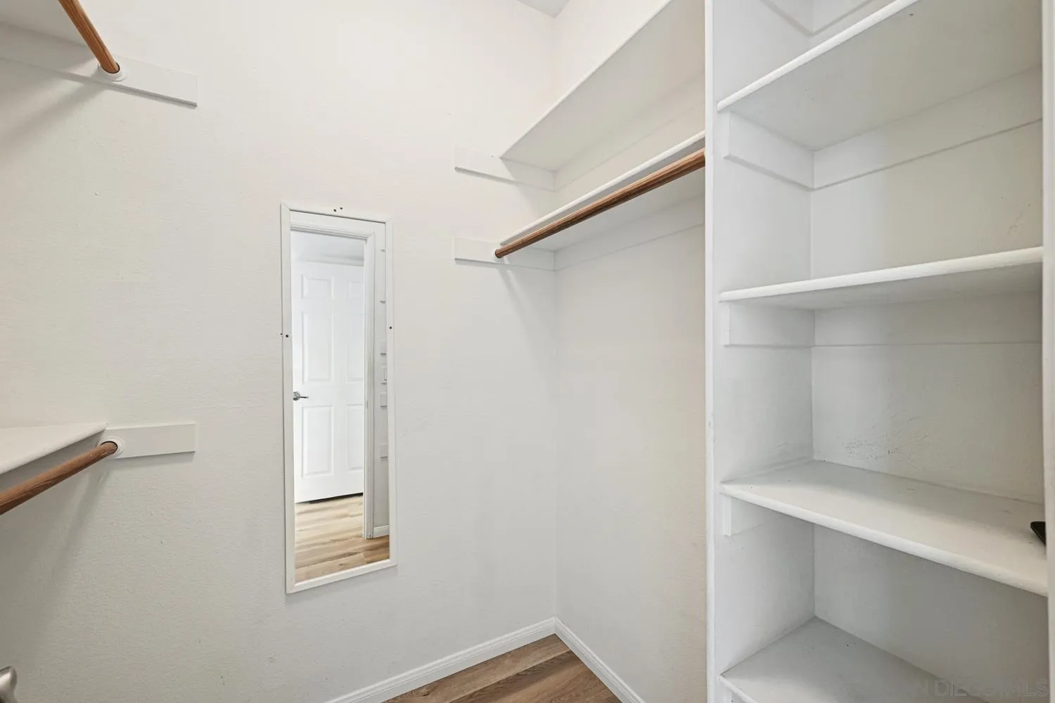 https://cdn.realtyfeed.com/cdn/127/260026024/c6a31370d98bcabf071f33d1019f68b3.webp