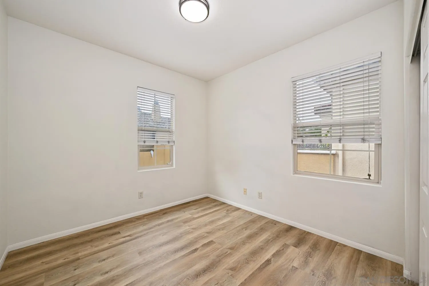 https://cdn.realtyfeed.com/cdn/127/260026024/dea0355bf5ff94519ceaae19b4b2ed1b.webp