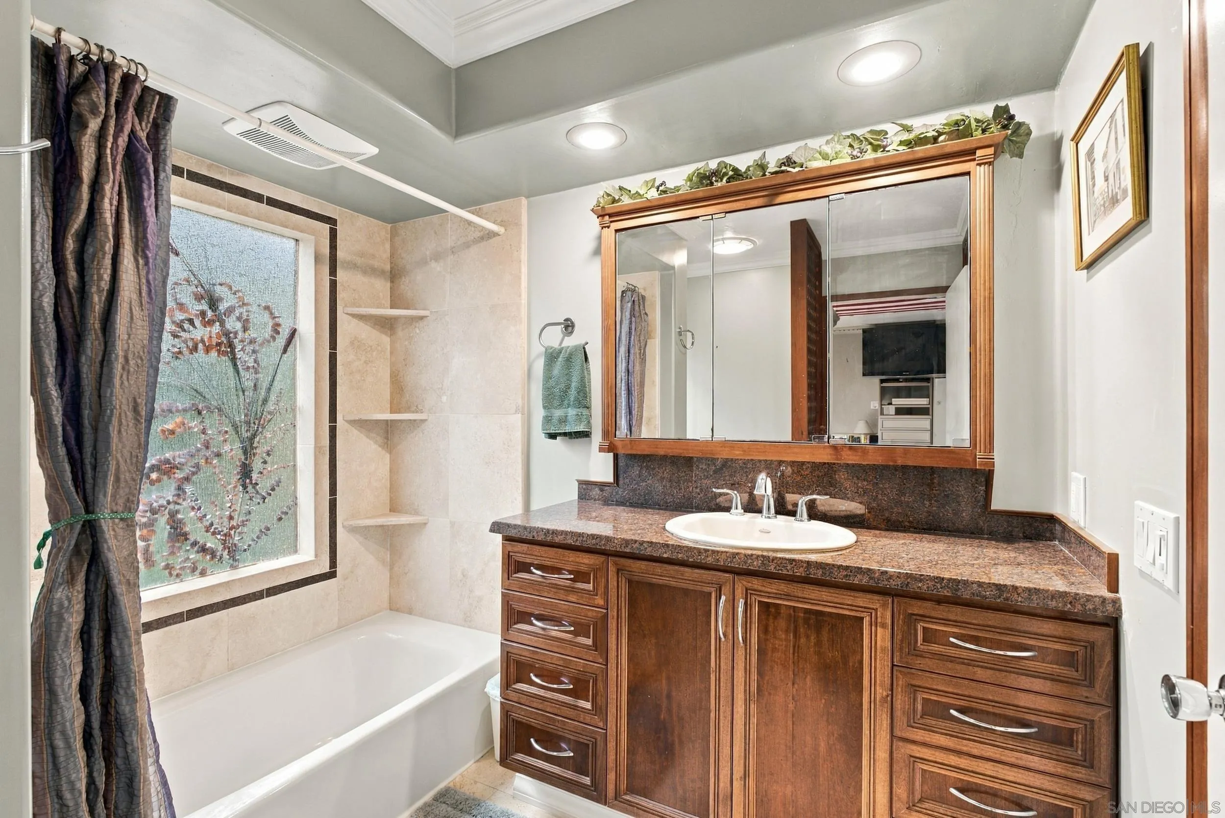 https://cdn.realtyfeed.com/cdn/127/260026025/5ec081a137f1bae85d6d14f2b820d3f1.webp