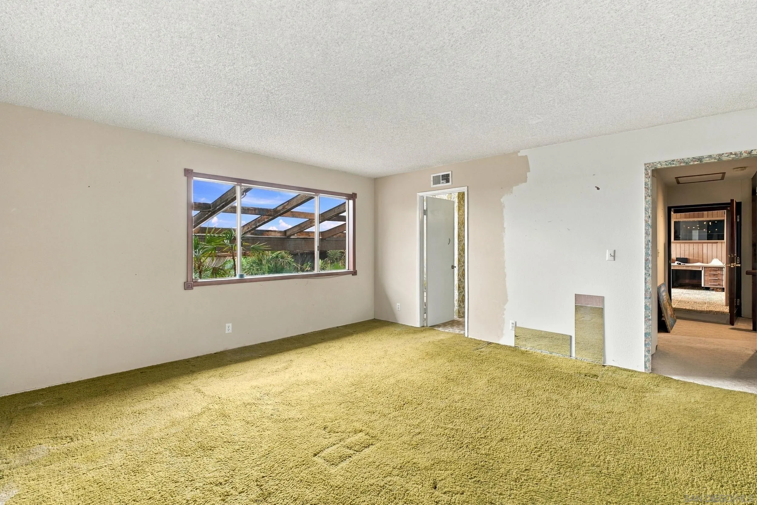https://cdn.realtyfeed.com/cdn/127/260026025/f6919a9c0c7e815c361fb429bef9662e.webp