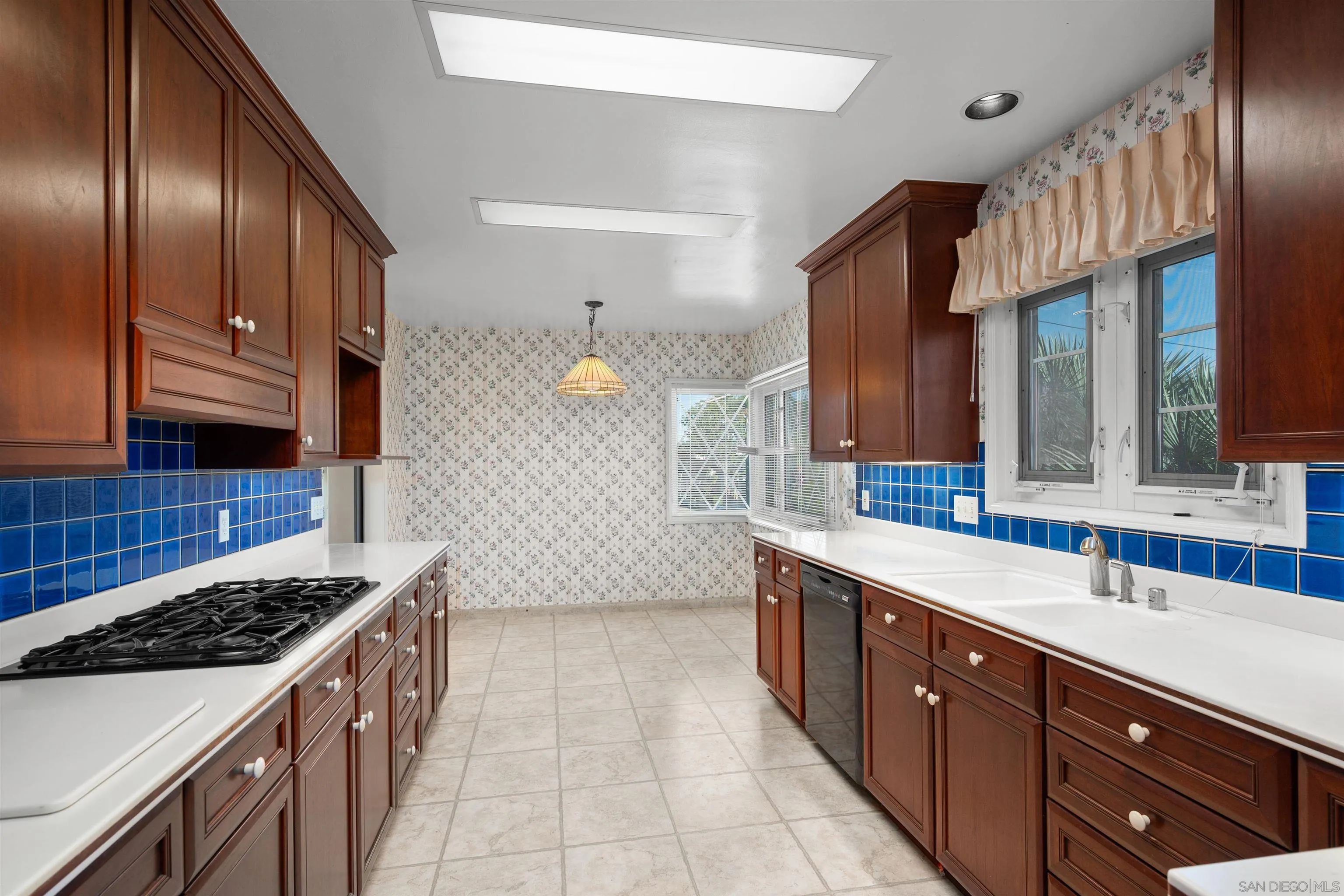 https://cdn.realtyfeed.com/cdn/127/2600262/65983fab44b8c177f58a1234090d5810.webp