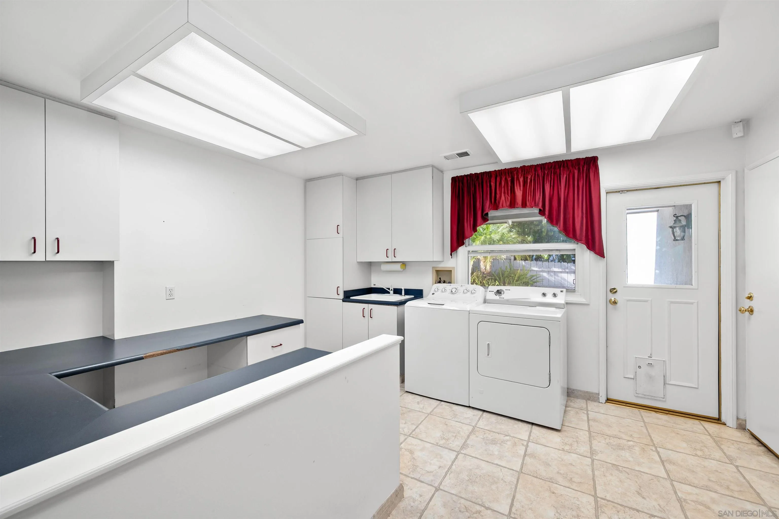 https://cdn.realtyfeed.com/cdn/127/2600262/67357942777f3fe27bad67bdb821f98b.webp