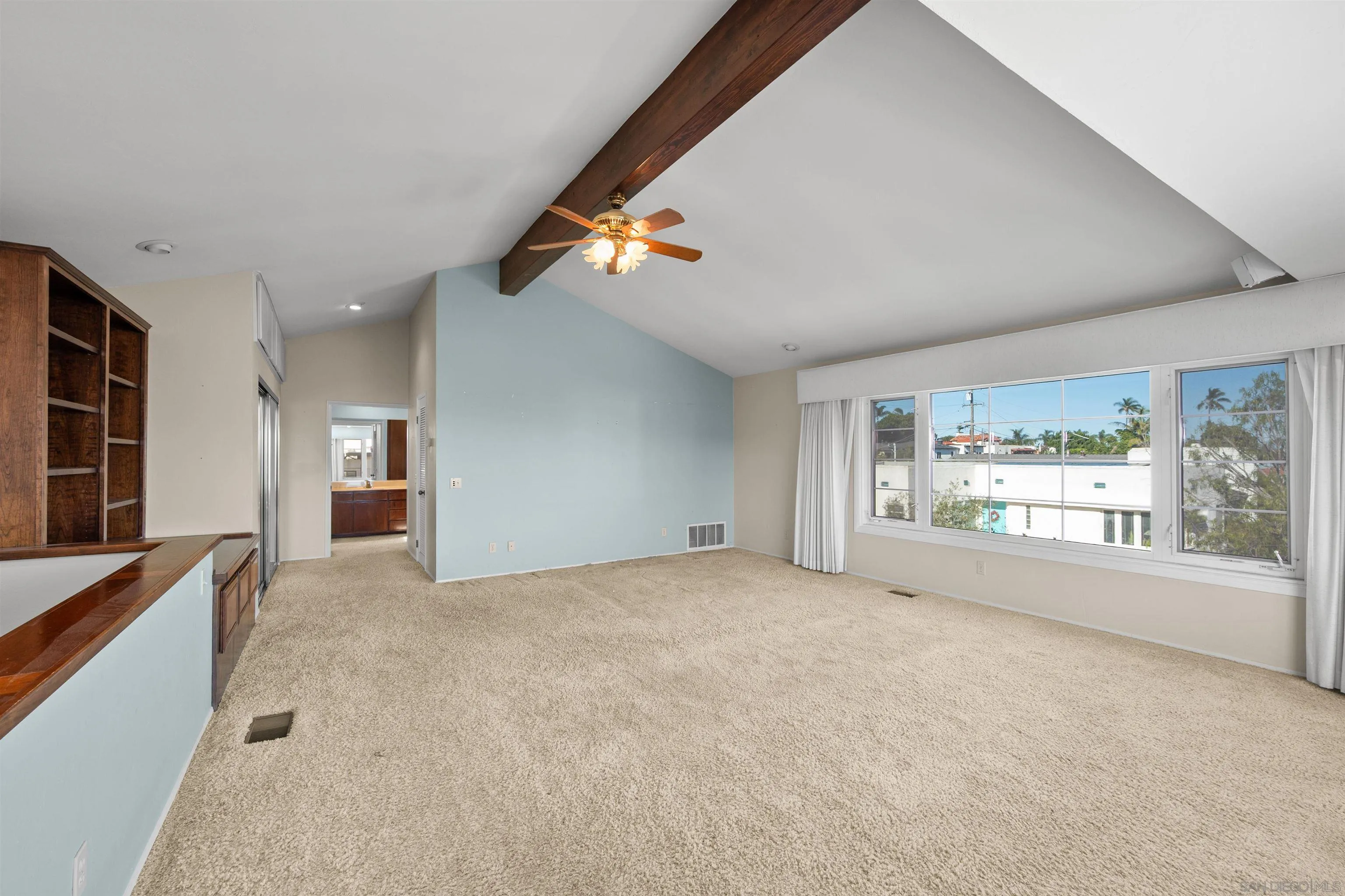 https://cdn.realtyfeed.com/cdn/127/2600262/fb55b7a683bbcace1a0e750504669287.webp
