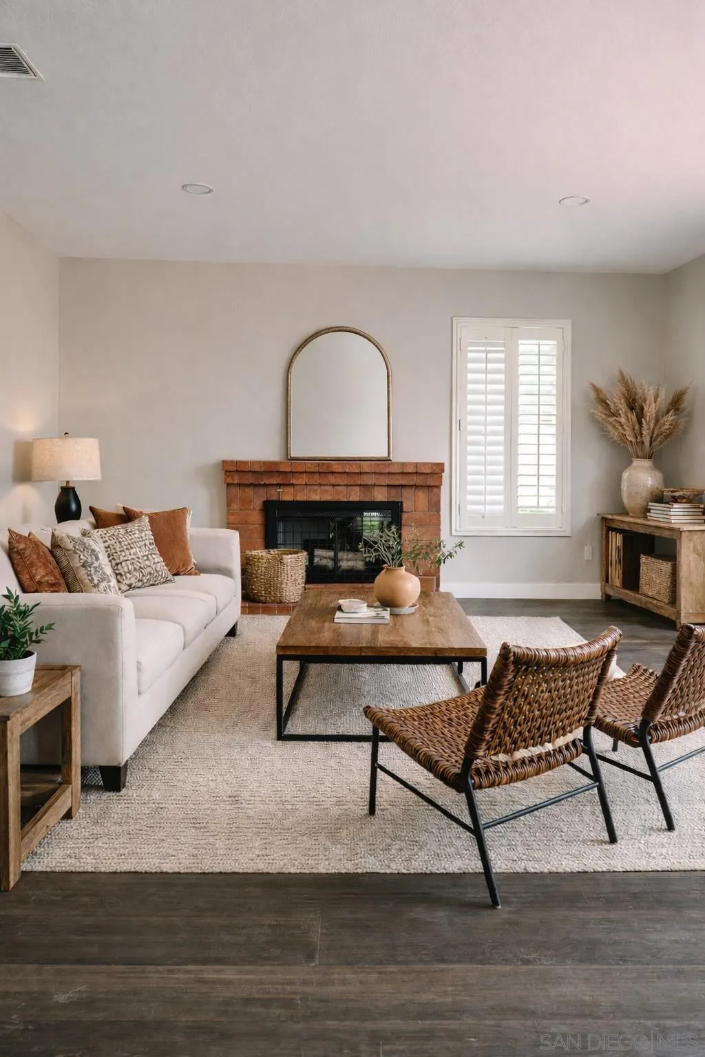 https://cdn.realtyfeed.com/cdn/127/2600264/393c4d8cd11b8ad31d7af44e5549ac19.webp
