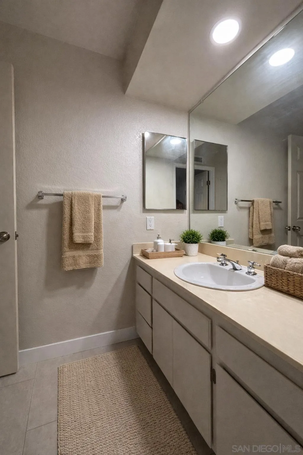 https://cdn.realtyfeed.com/cdn/127/2600264/ad9197b10da9ef4616266f24b56fa371.webp