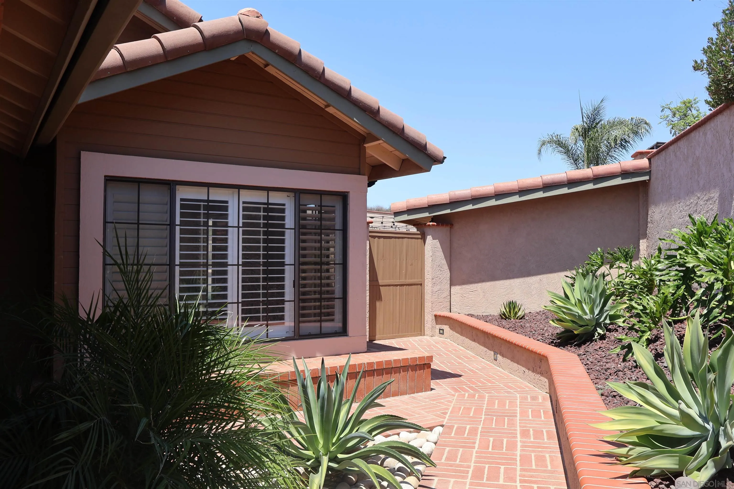 https://cdn.realtyfeed.com/cdn/127/2600264/e8b74460407f203338607fd20ce21063.webp