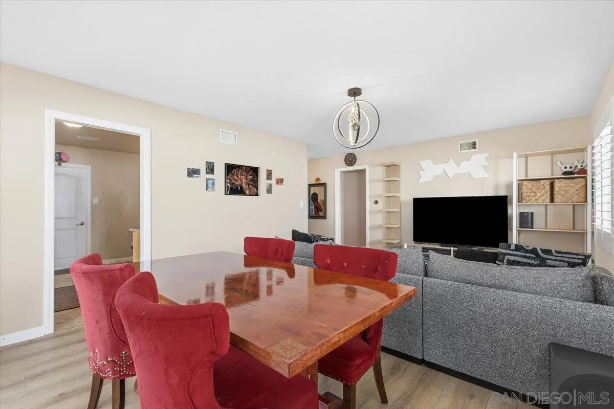 https://cdn.realtyfeed.com/cdn/127/2600277/73f15fc04d9719ae38302cba05e90b37.webp