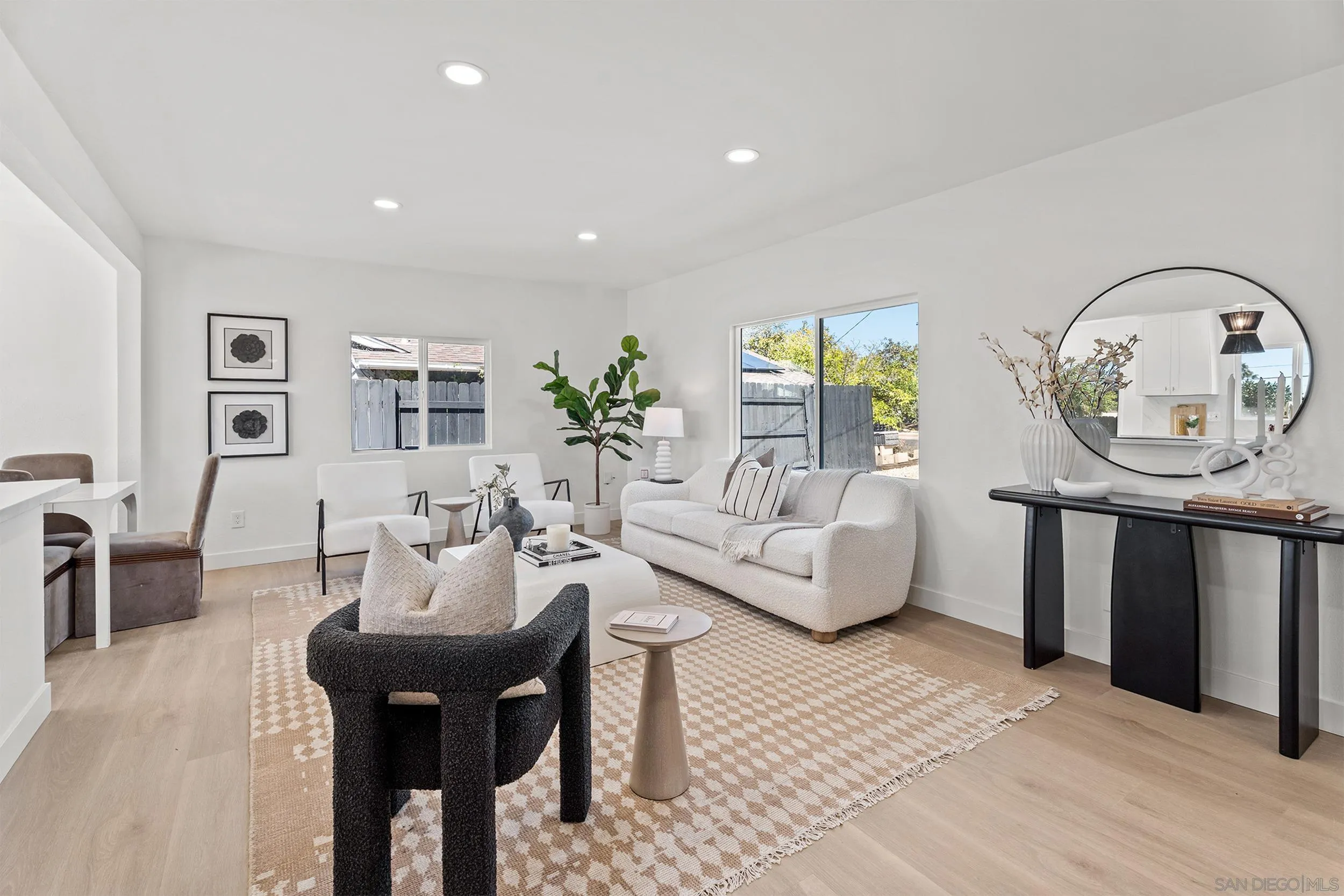 https://cdn.realtyfeed.com/cdn/127/2600279/24f99065add52eb9c5276fe639fae0f0.webp