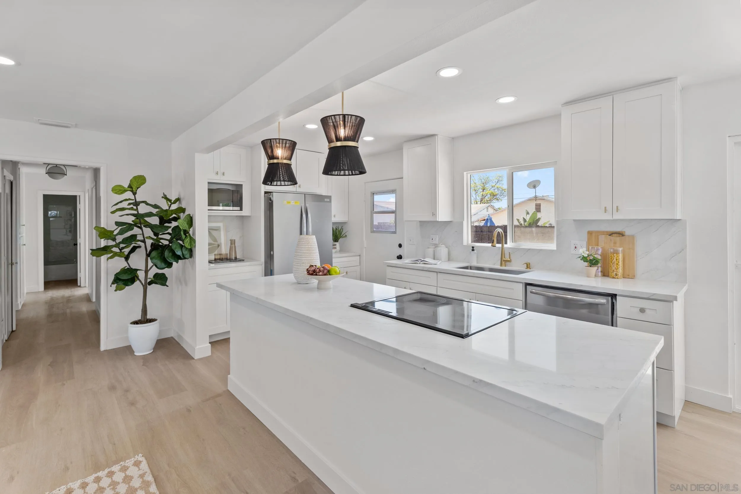 https://cdn.realtyfeed.com/cdn/127/2600279/36a376452607dd26b8cd3d1f4979ab3a.webp