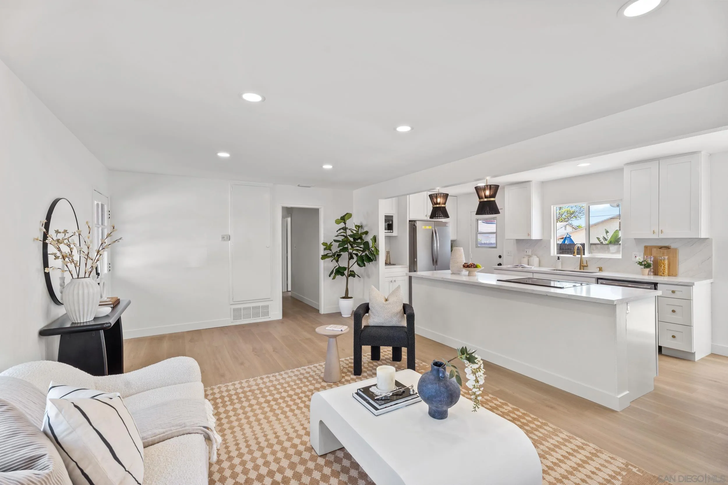 https://cdn.realtyfeed.com/cdn/127/2600279/7dc3189ca0709956de46c1d9813b0618.webp