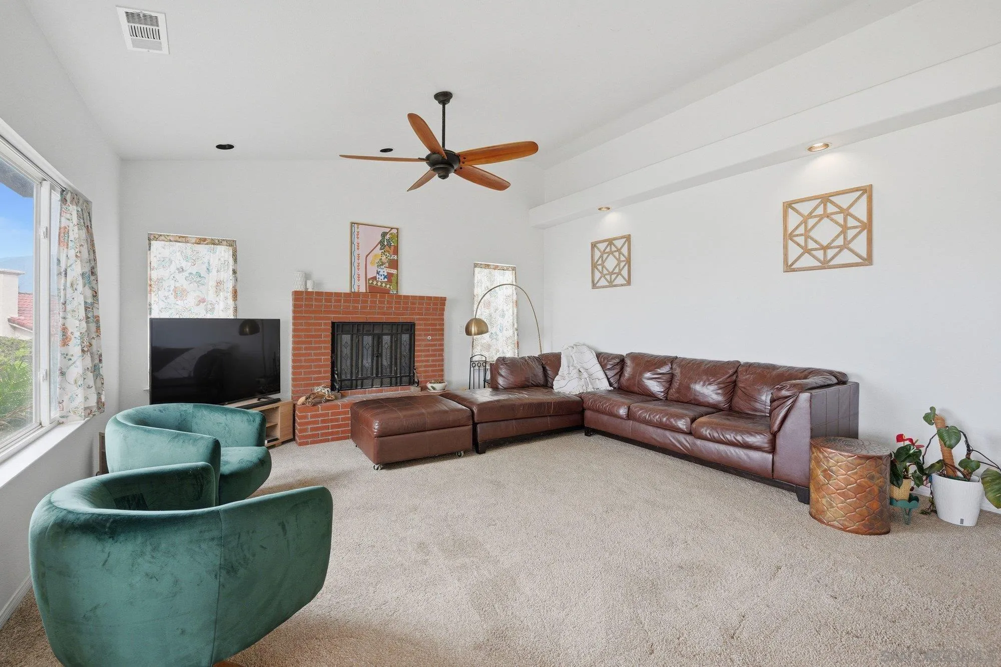 https://cdn.realtyfeed.com/cdn/127/2600282/25fc018f472377947f113d04064a85c9.webp