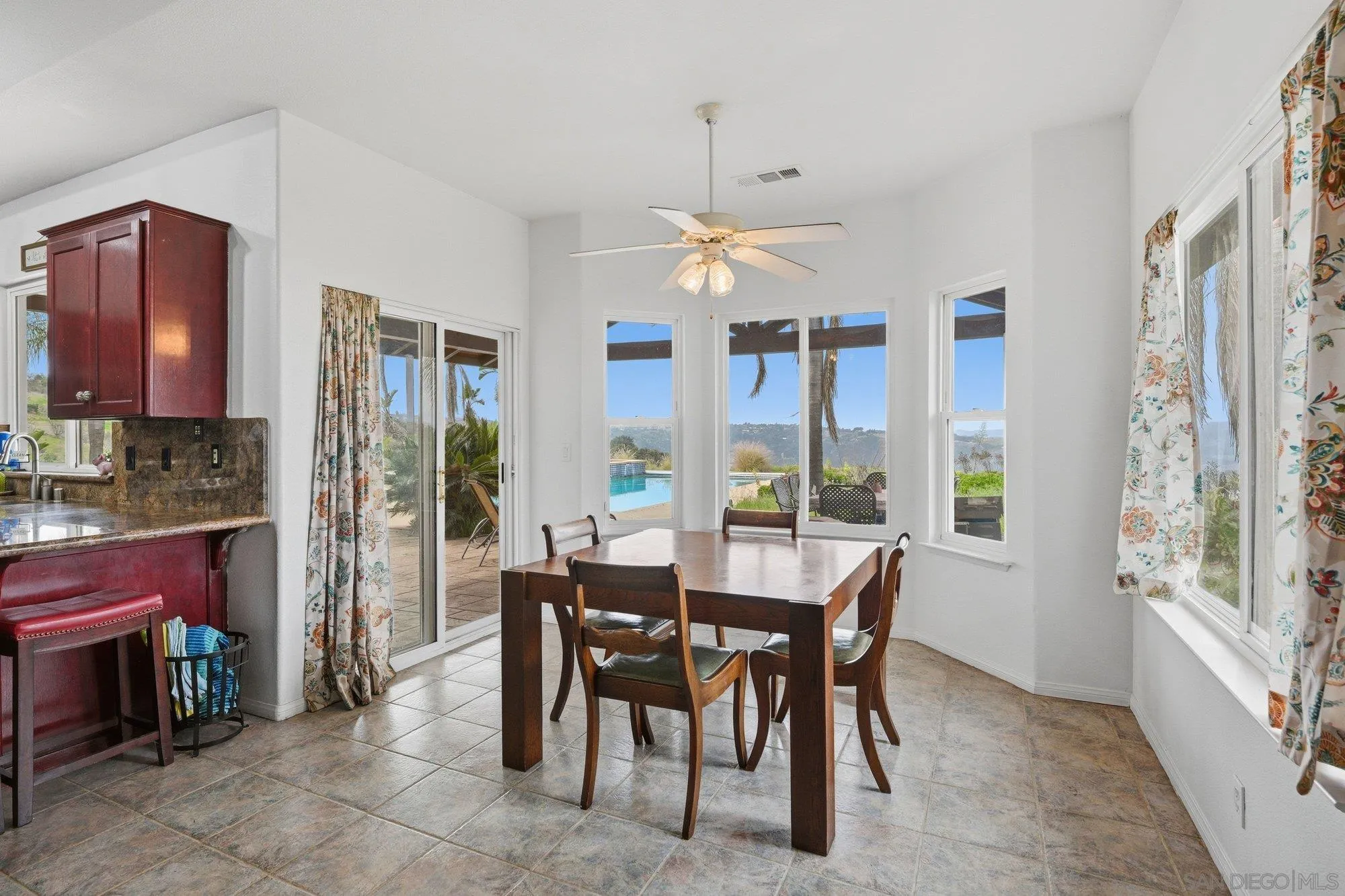 https://cdn.realtyfeed.com/cdn/127/2600282/7aac4d87dfc350cc0af9d70073c40884.webp