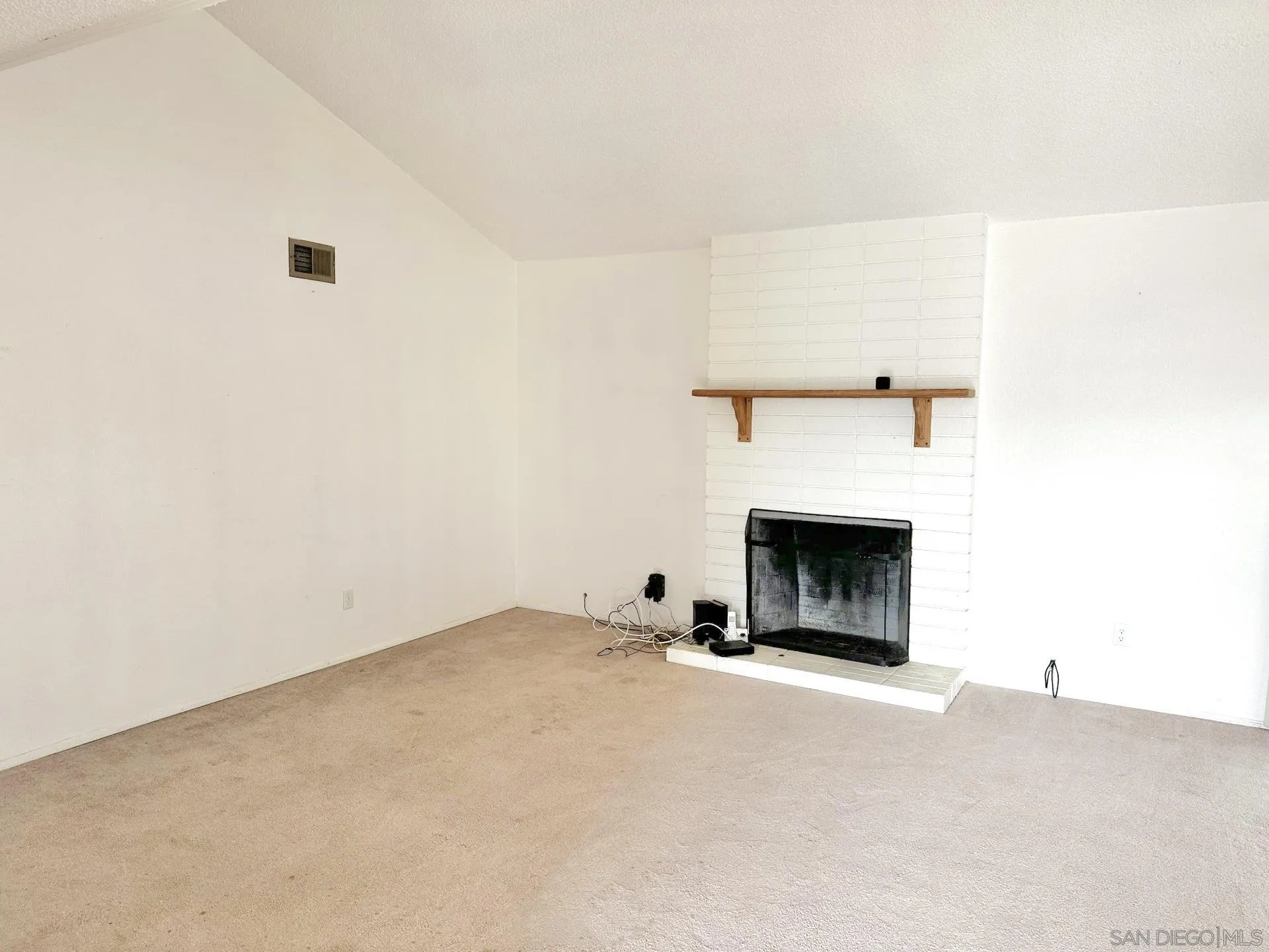 https://cdn.realtyfeed.com/cdn/127/2600287/305490e2259b952fd2d52cb5f695c16f.webp