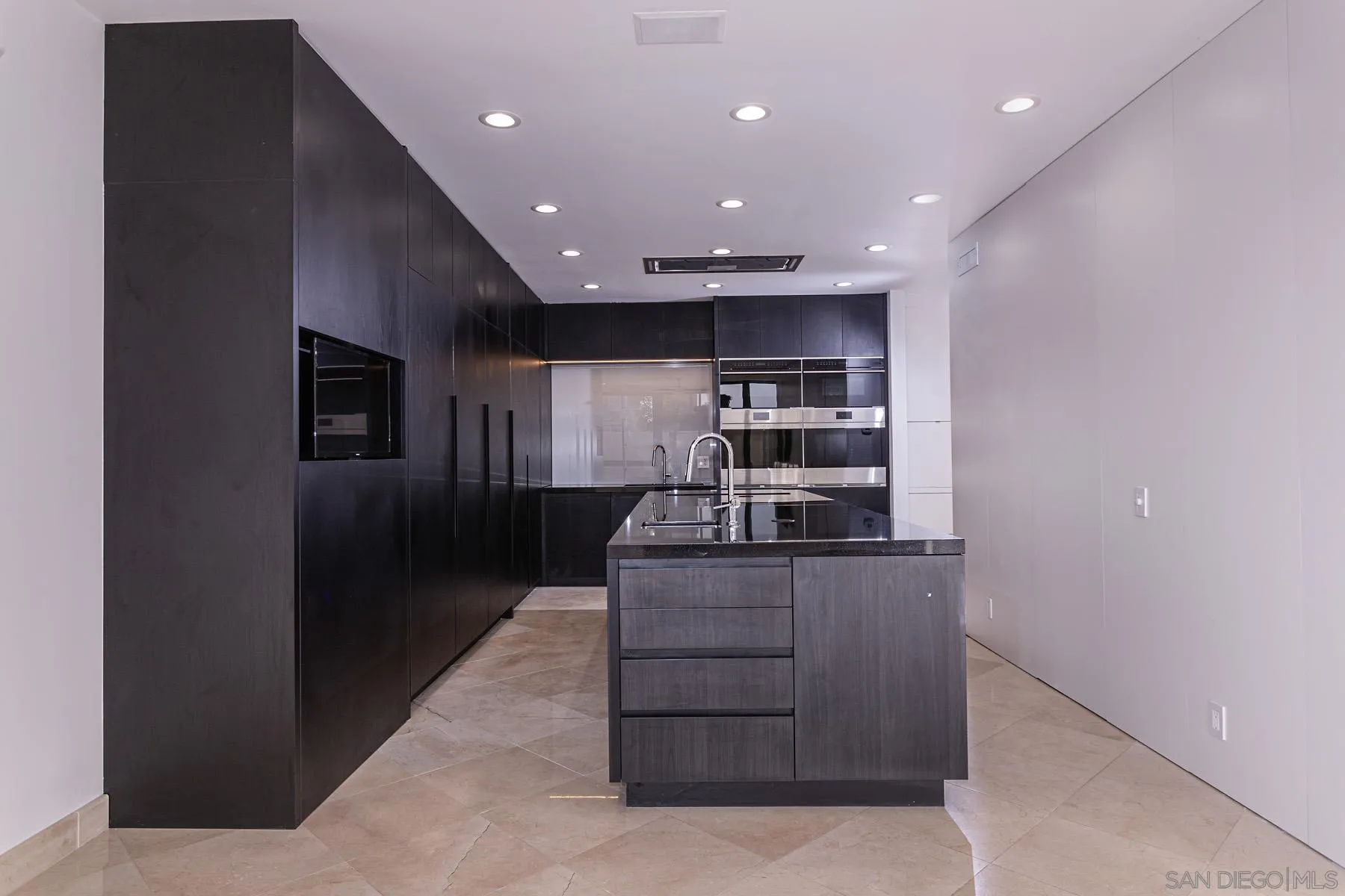 Photo #5: 2600288 Listing: Photo #5