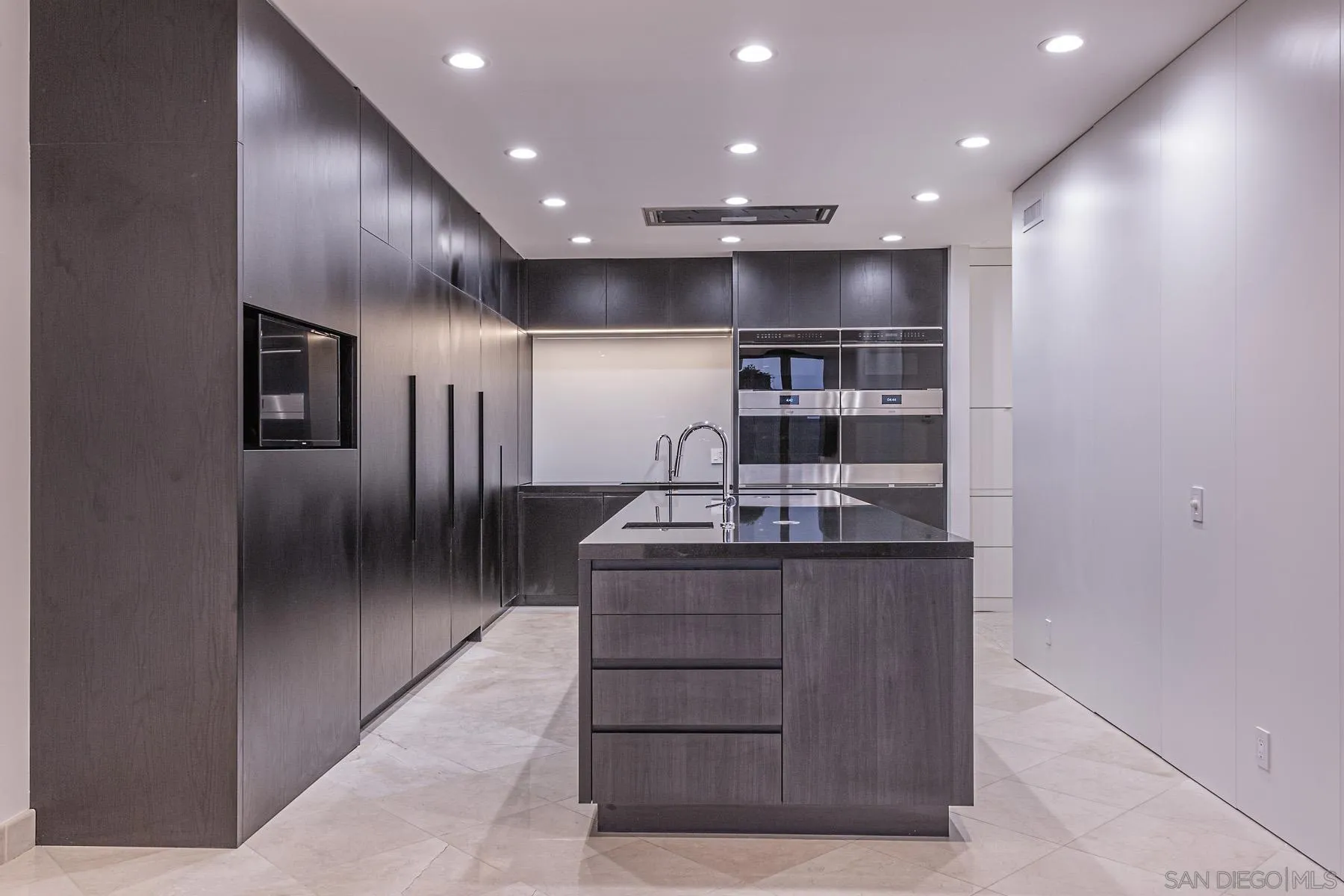 https://cdn.realtyfeed.com/cdn/127/2600288/c761fe924125efc01d707b2214930152.webp